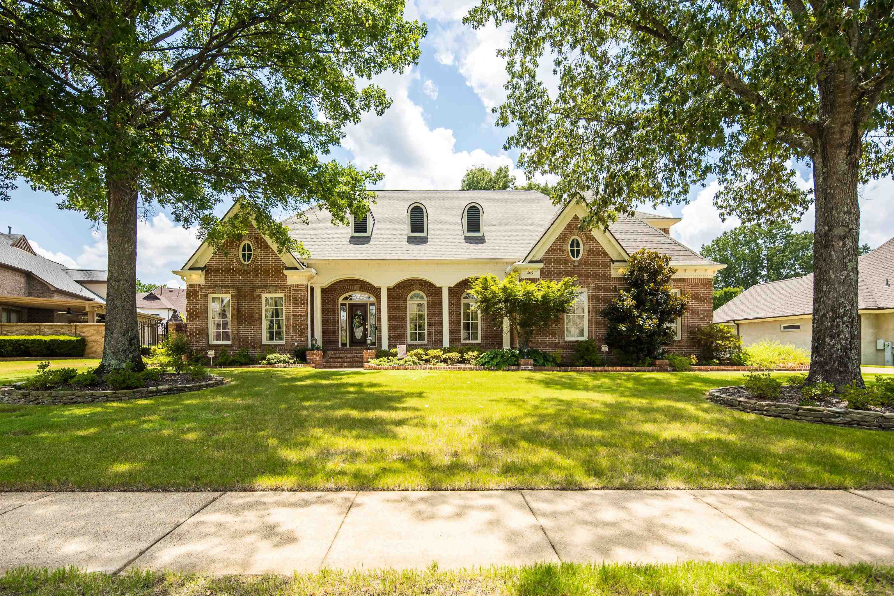 609 Ridge Peaks Dr Property Photo 1