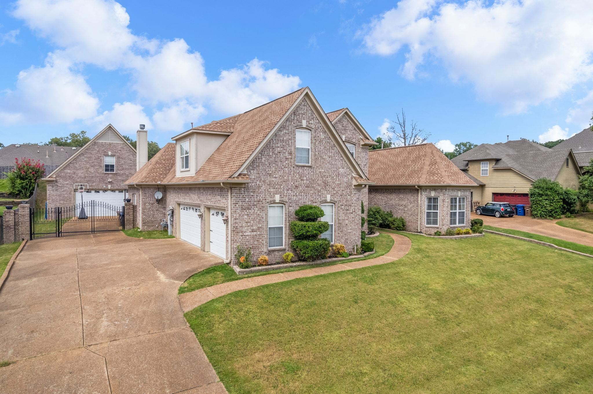 9404 Laurel Hill Dr Property Photo 1