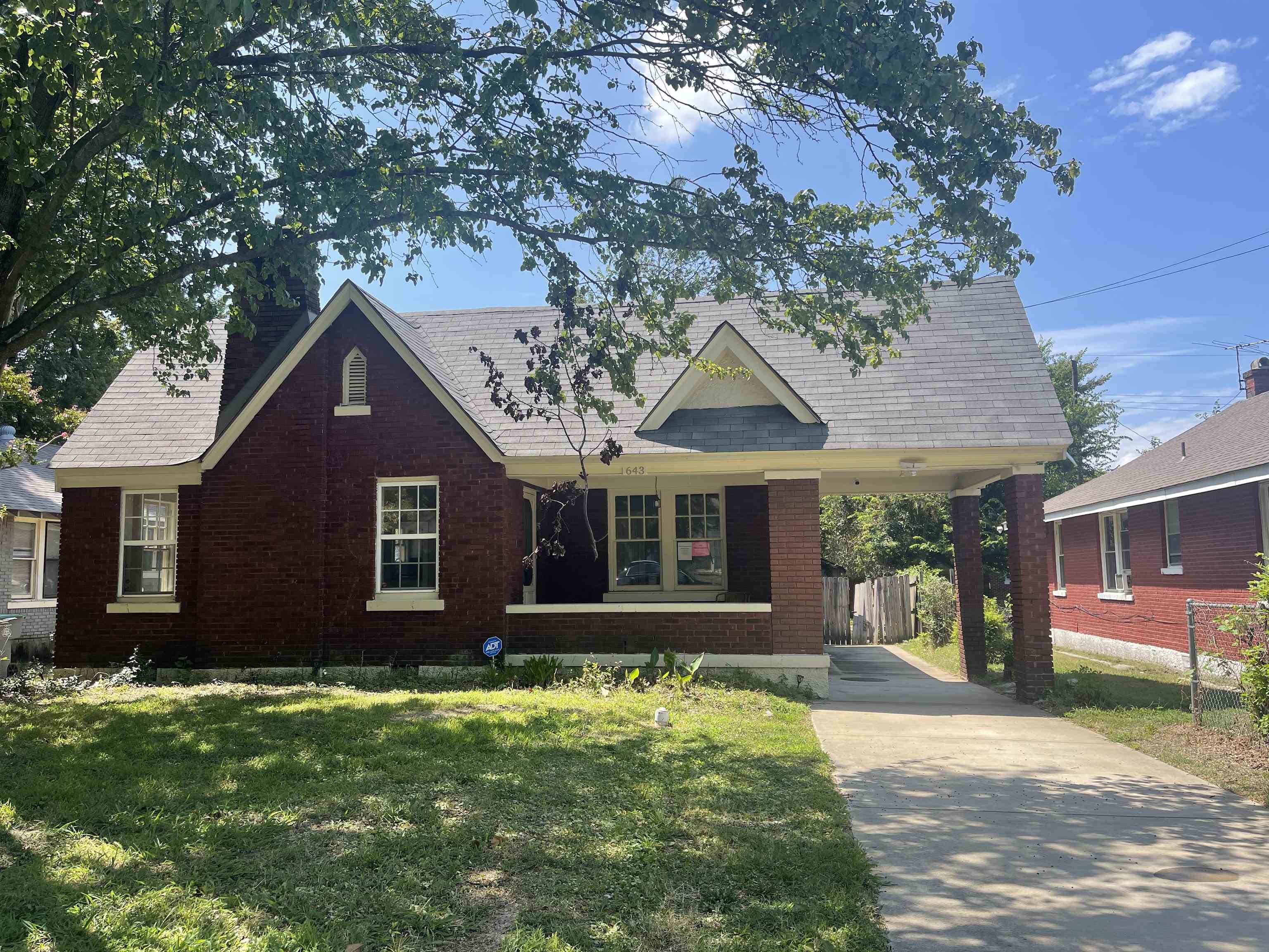 643 N WILLETT ST Property Photo 1