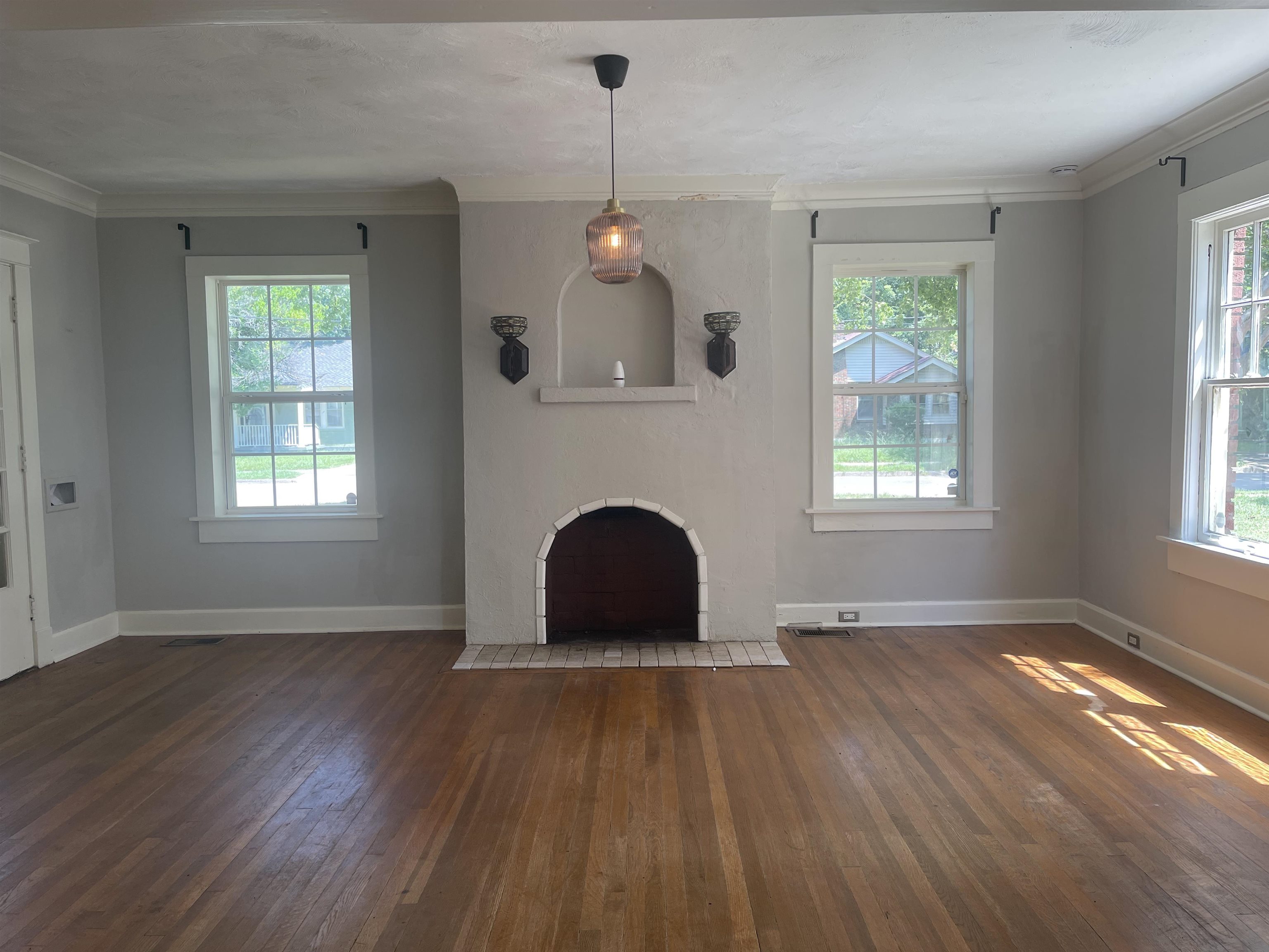643 N Willett St Property Photo 6