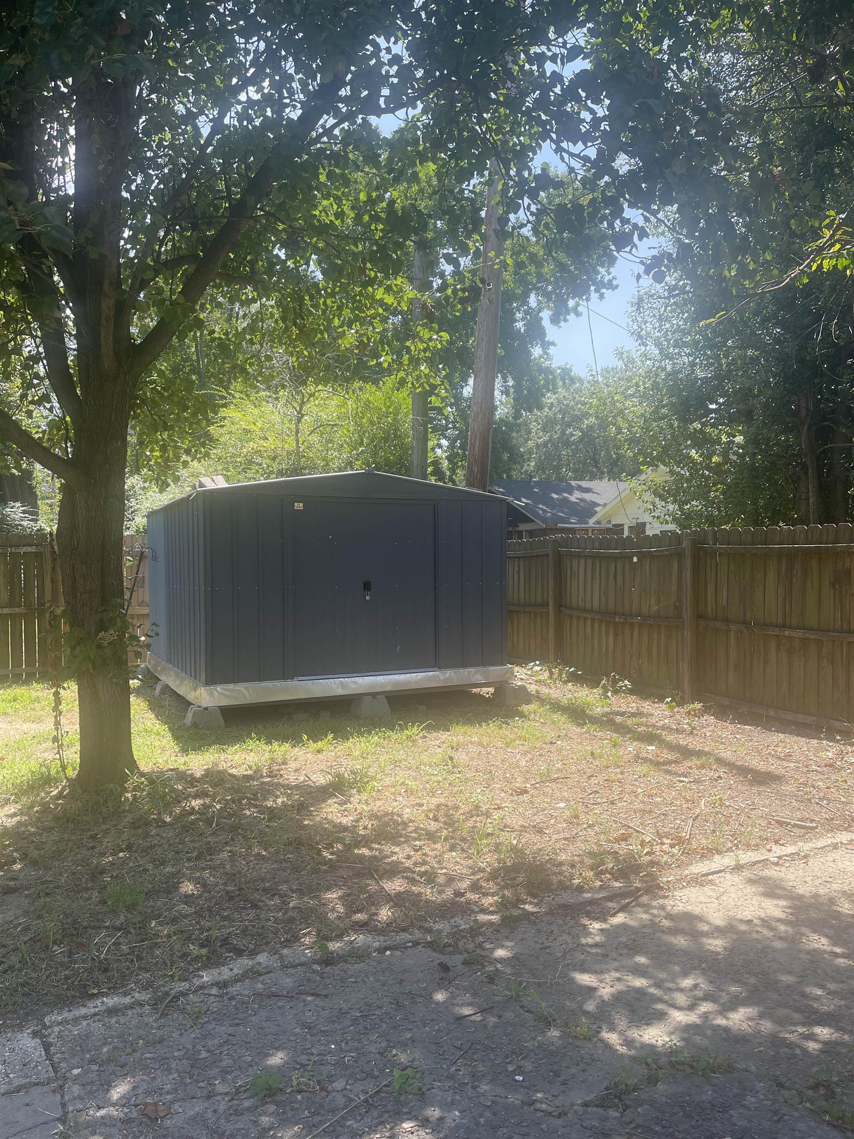 643 N Willett St Property Photo 11