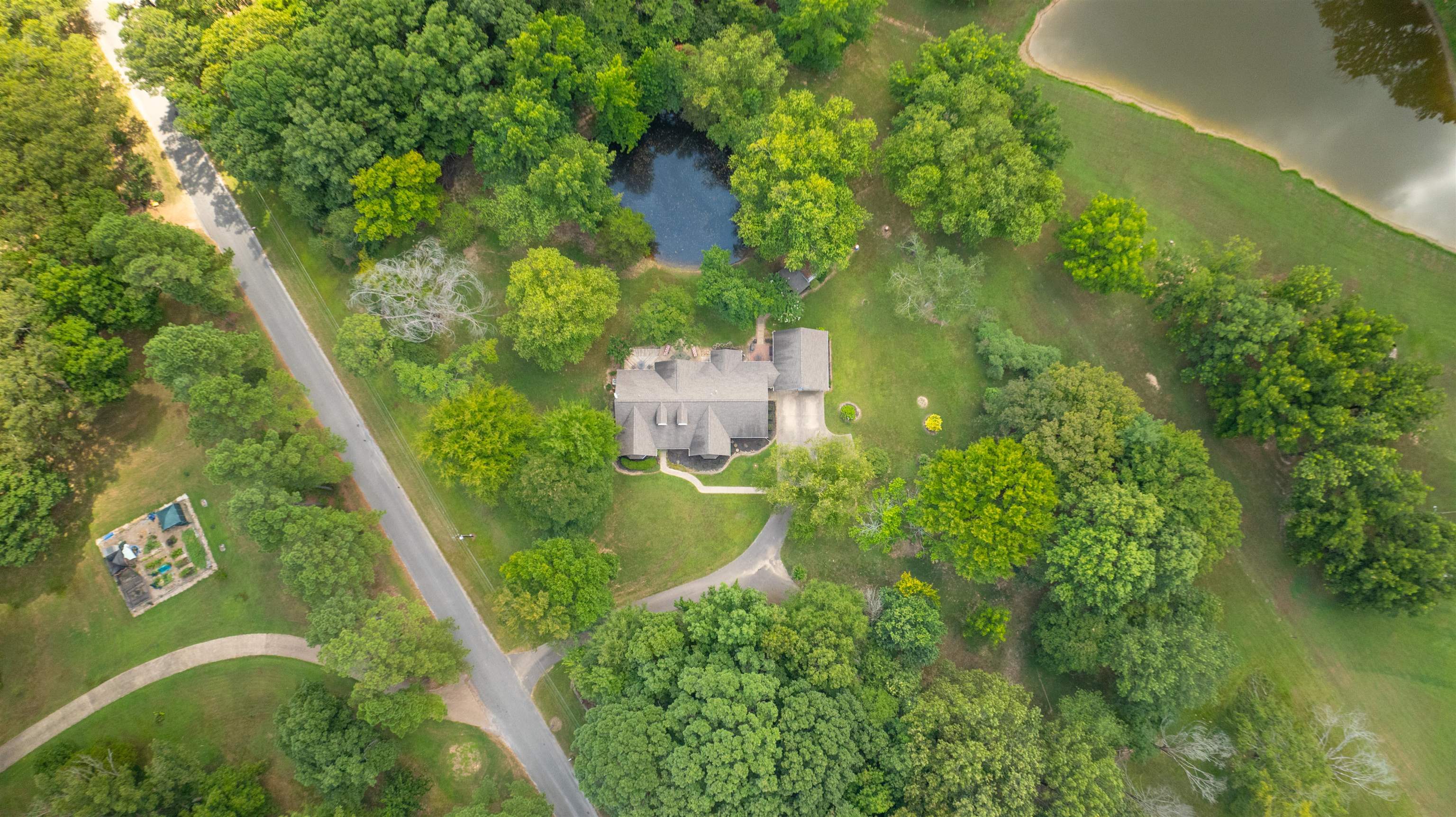 100 Hickory Grove Loop Property Photo 1