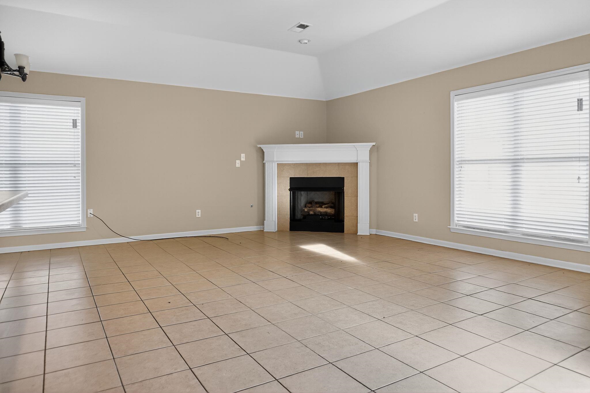 9635 Grays Lake Dr Property Photo 3