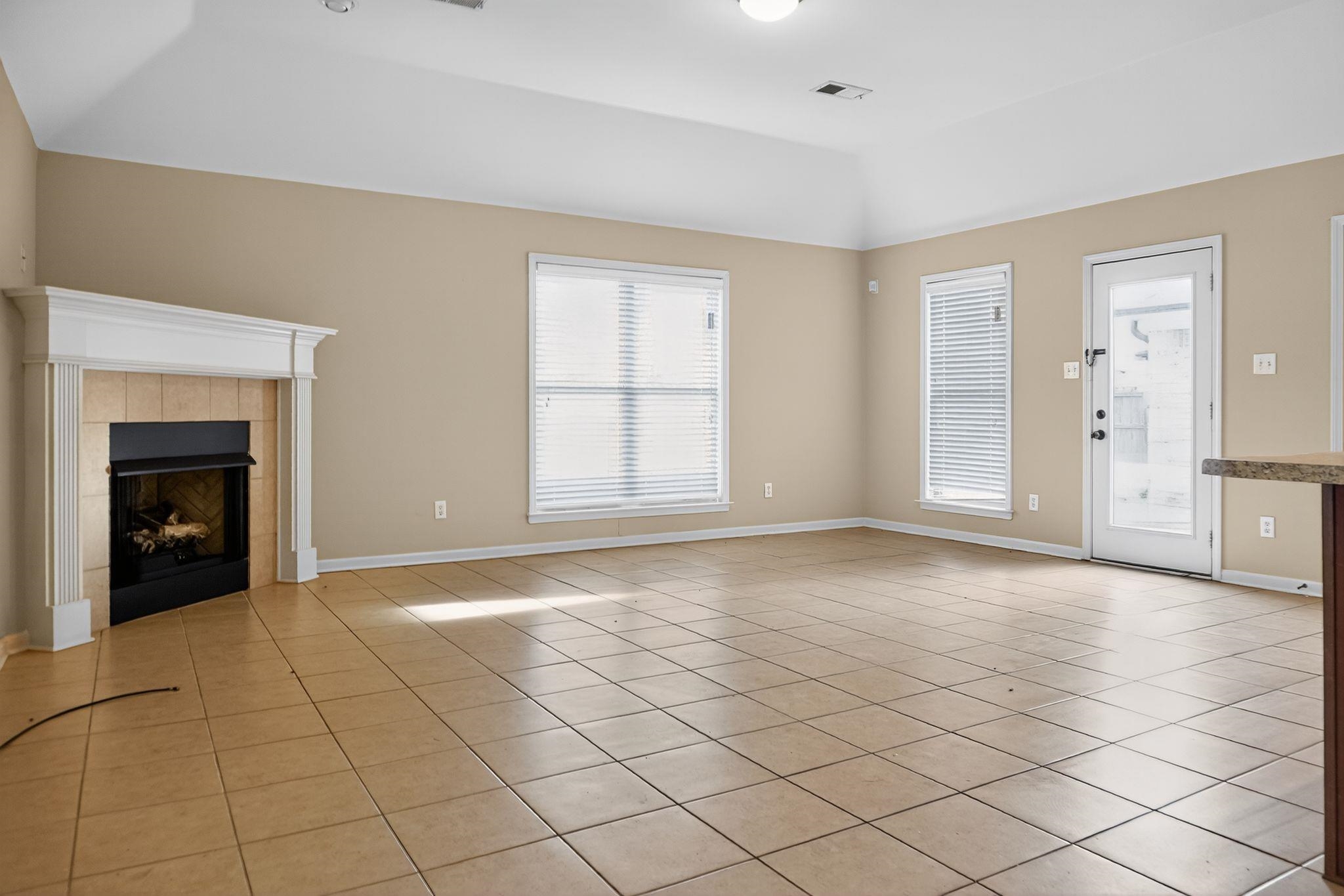 9635 Grays Lake Dr Property Photo 3