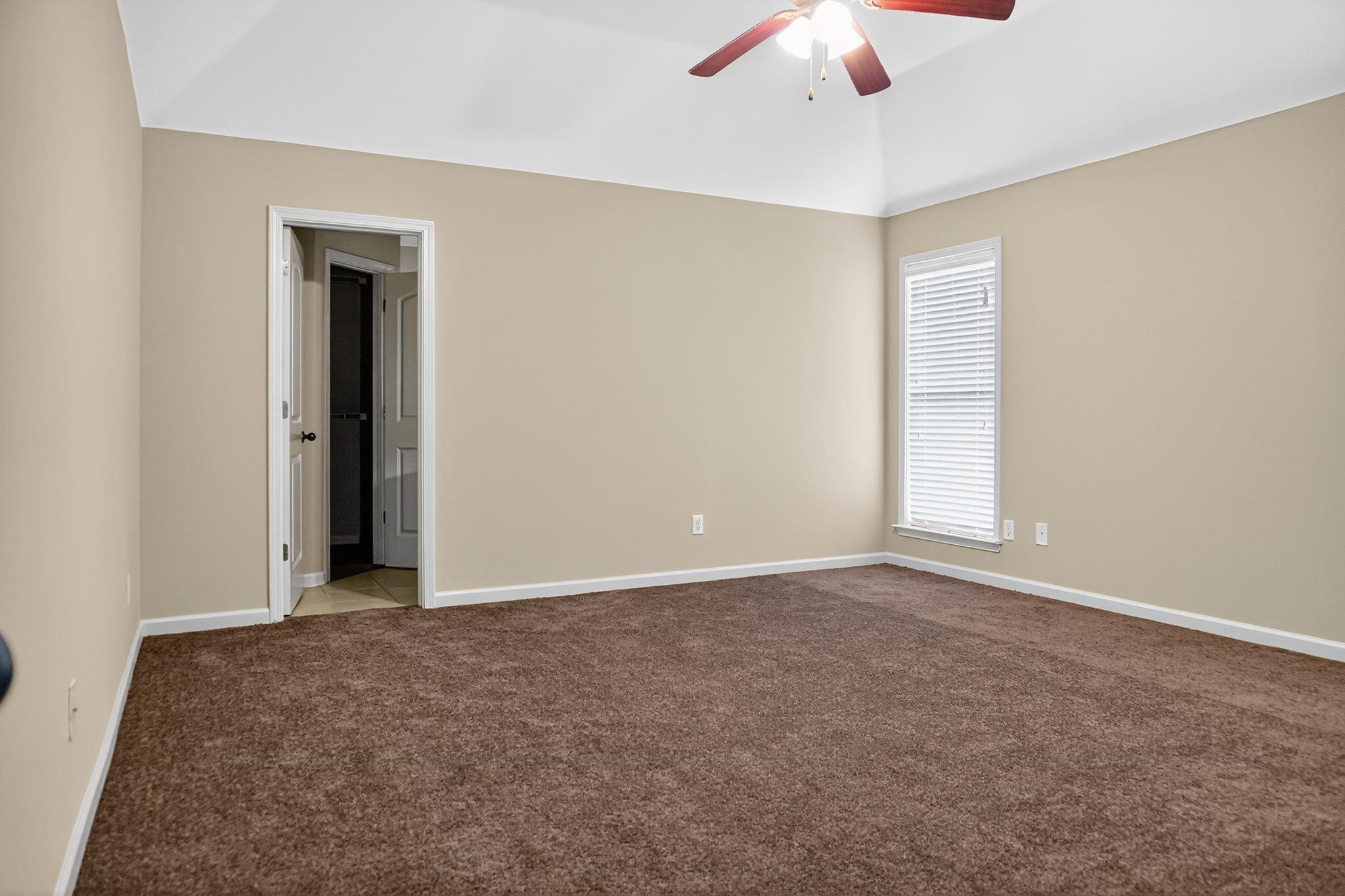 9635 Grays Lake Dr Property Photo 10
