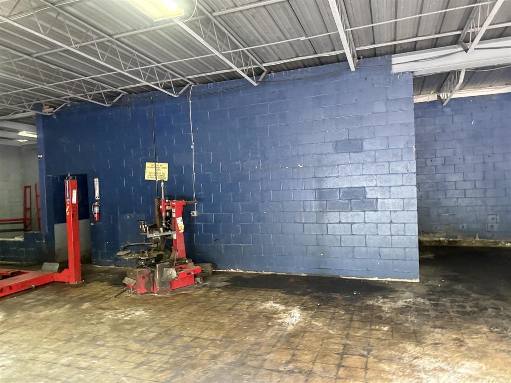 918 S Parkway Ave E Property Photo 12