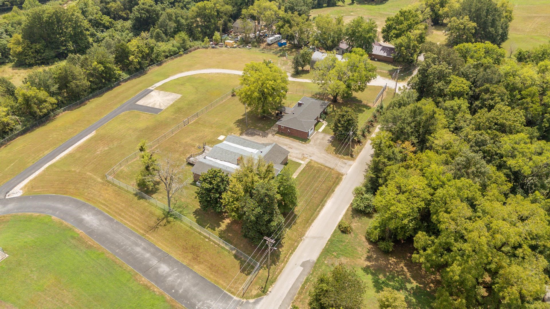 70 Riverside Dr Property Photo 3