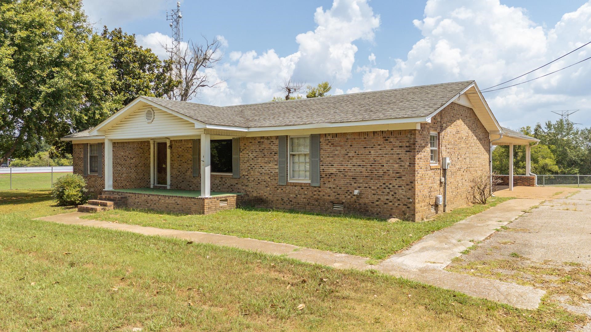 70 Riverside Dr Property Photo 4