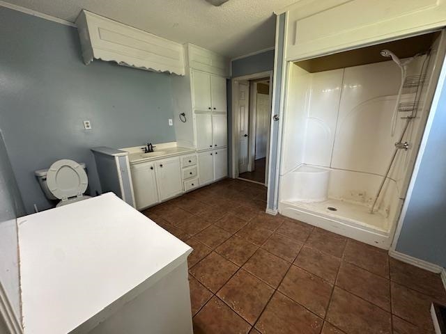 70 Riverside Dr Property Photo 14