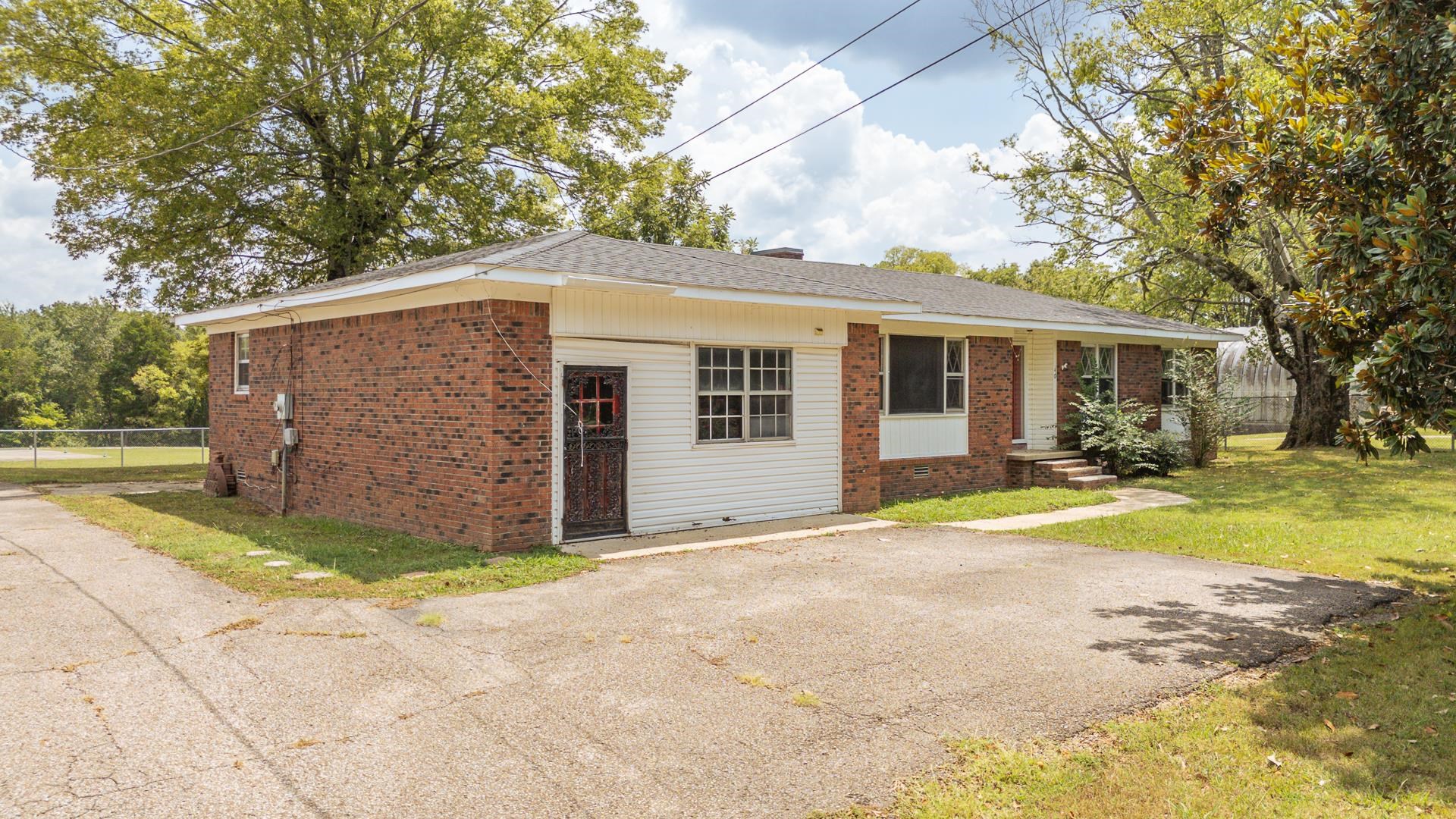 70 Riverside Dr Property Photo 19