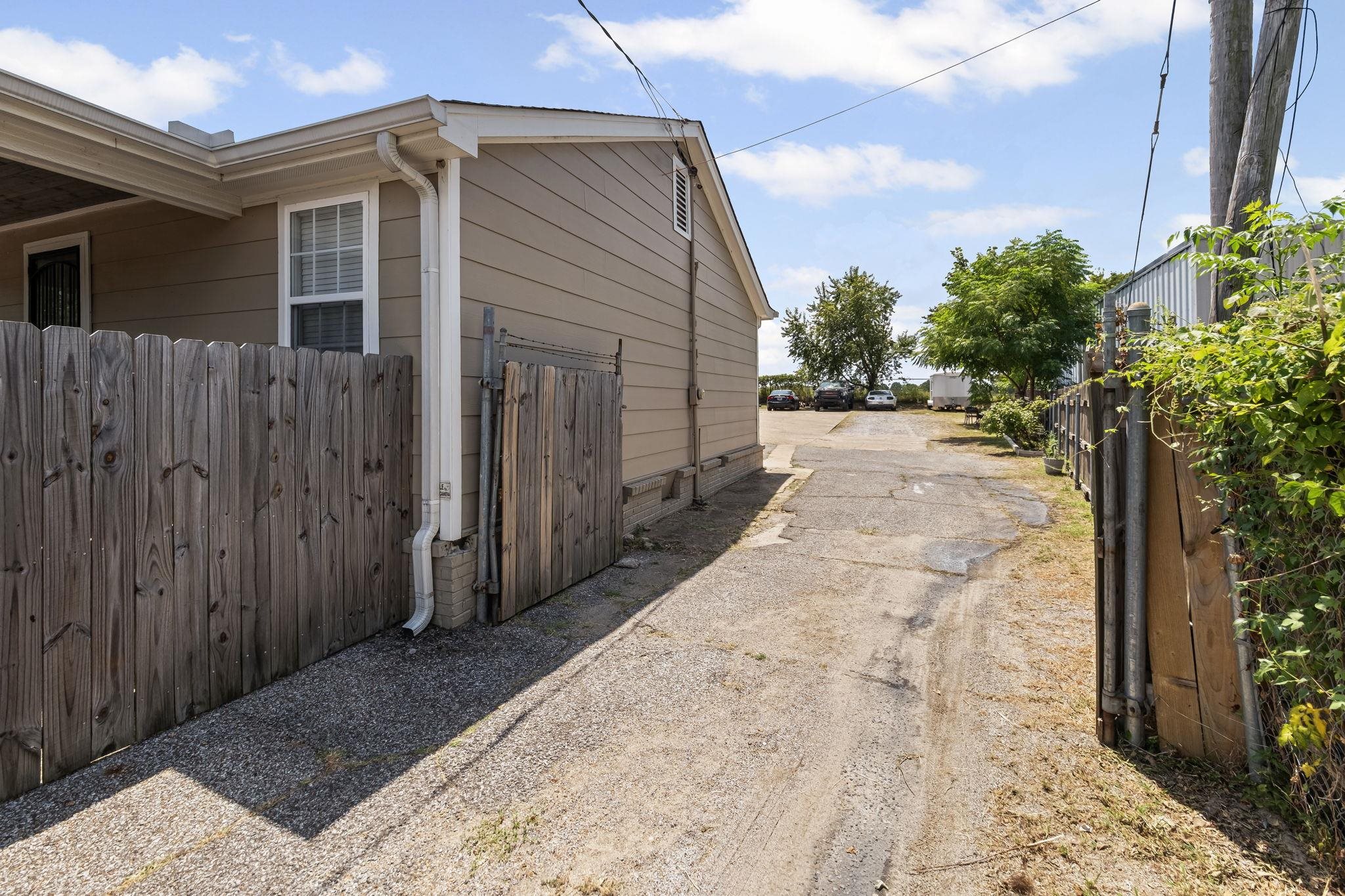3461 Holman Pl Property Photo 5