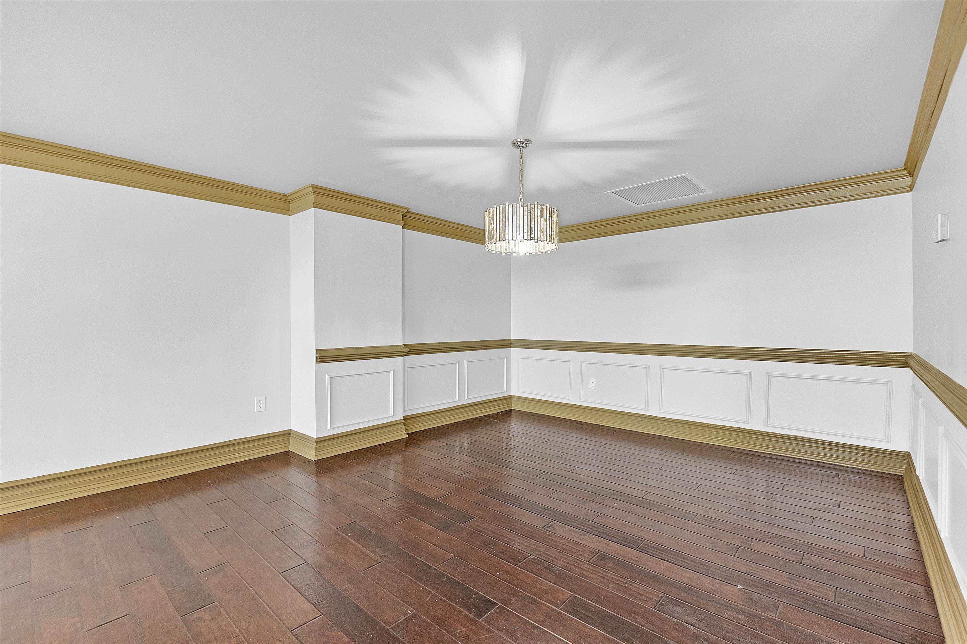 655 Riverside Dr 206 Property Photo 10