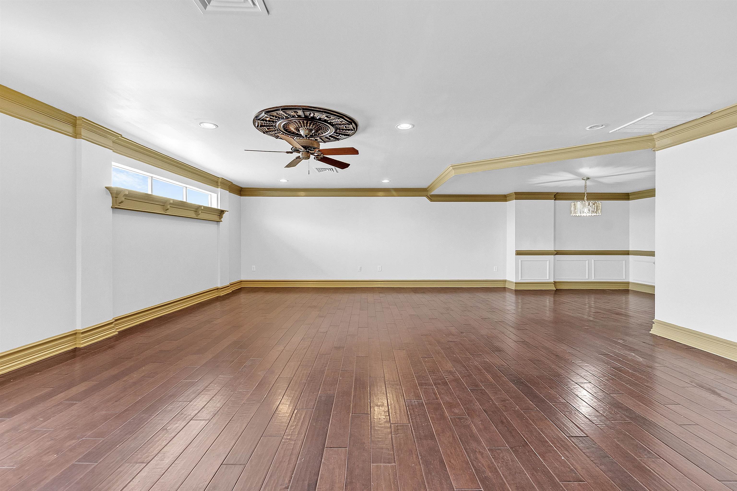 655 Riverside Dr 206 Property Photo 11