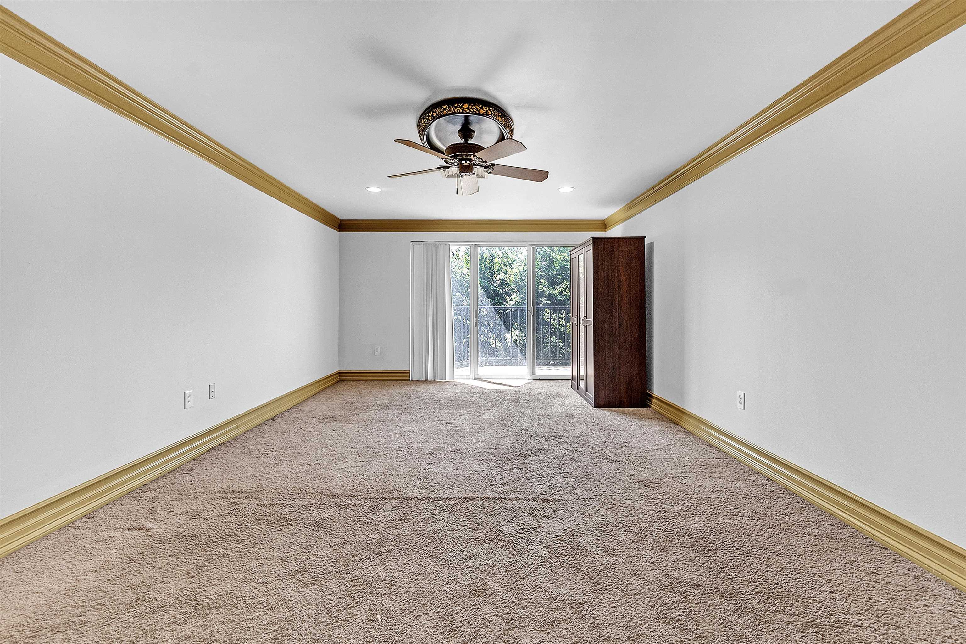 655 Riverside Dr 206 Property Photo 20