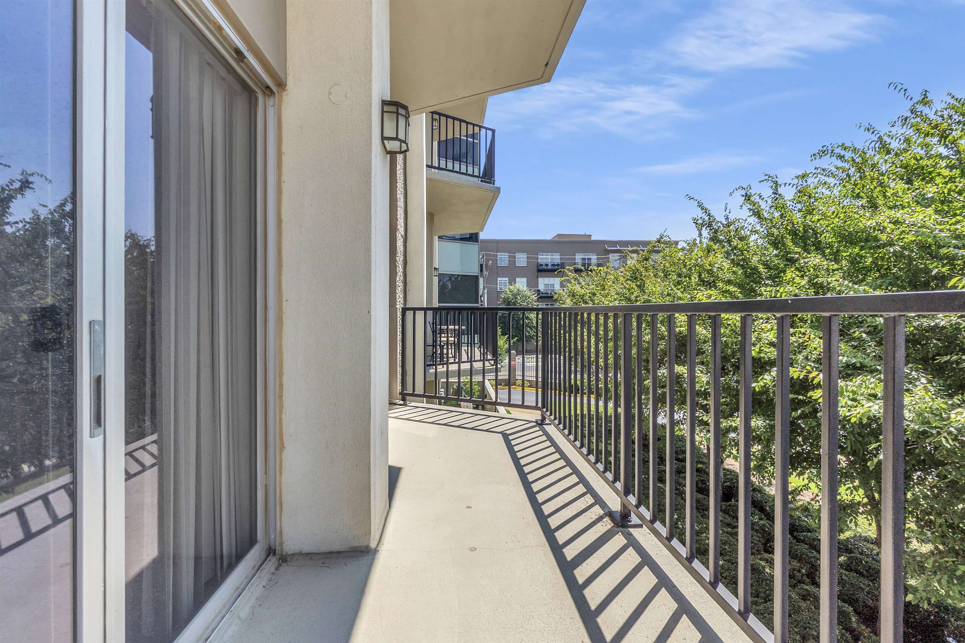 655 Riverside Dr 206 Property Photo 24
