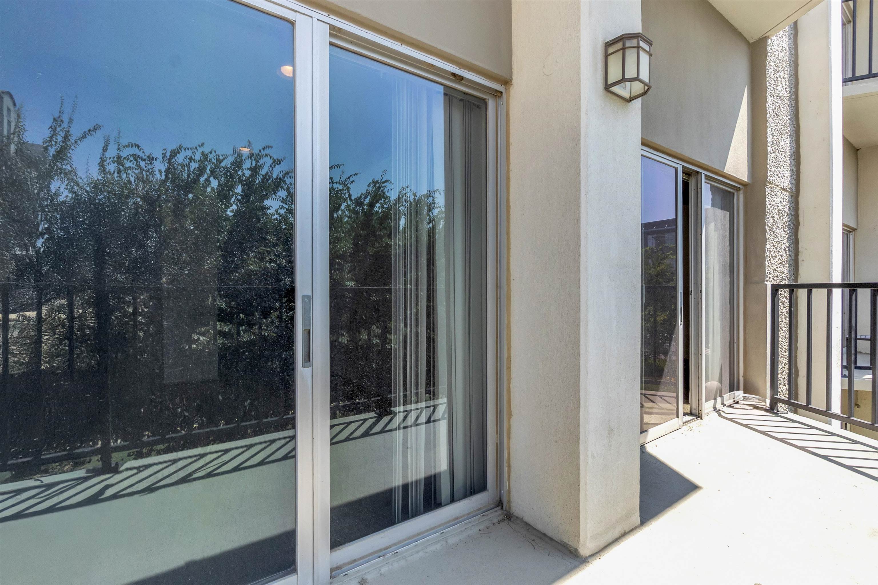 655 Riverside Dr 206 Property Photo 25