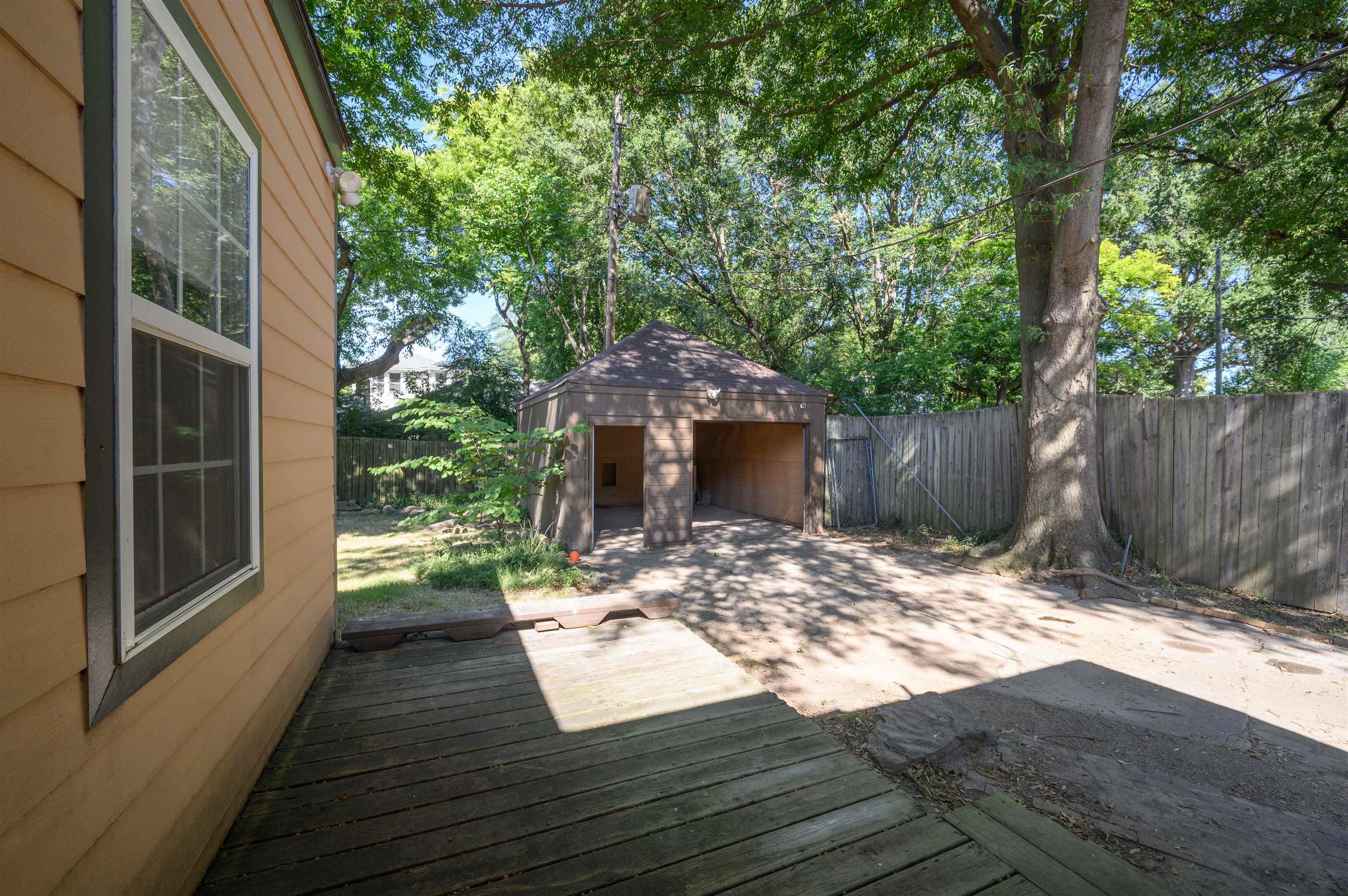 699 Dickinson St Property Photo 37