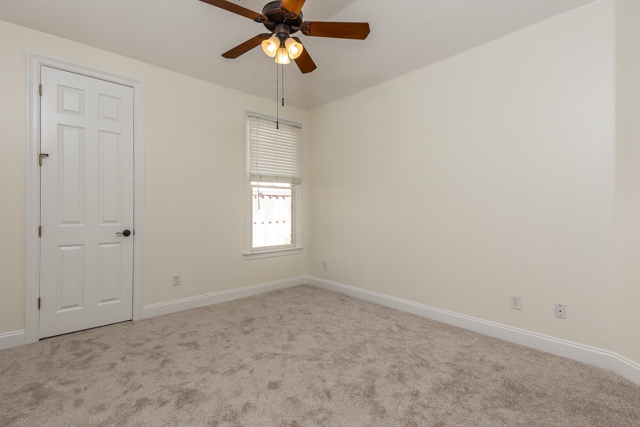 190 Ivy Brook Ln Property Photo 24
