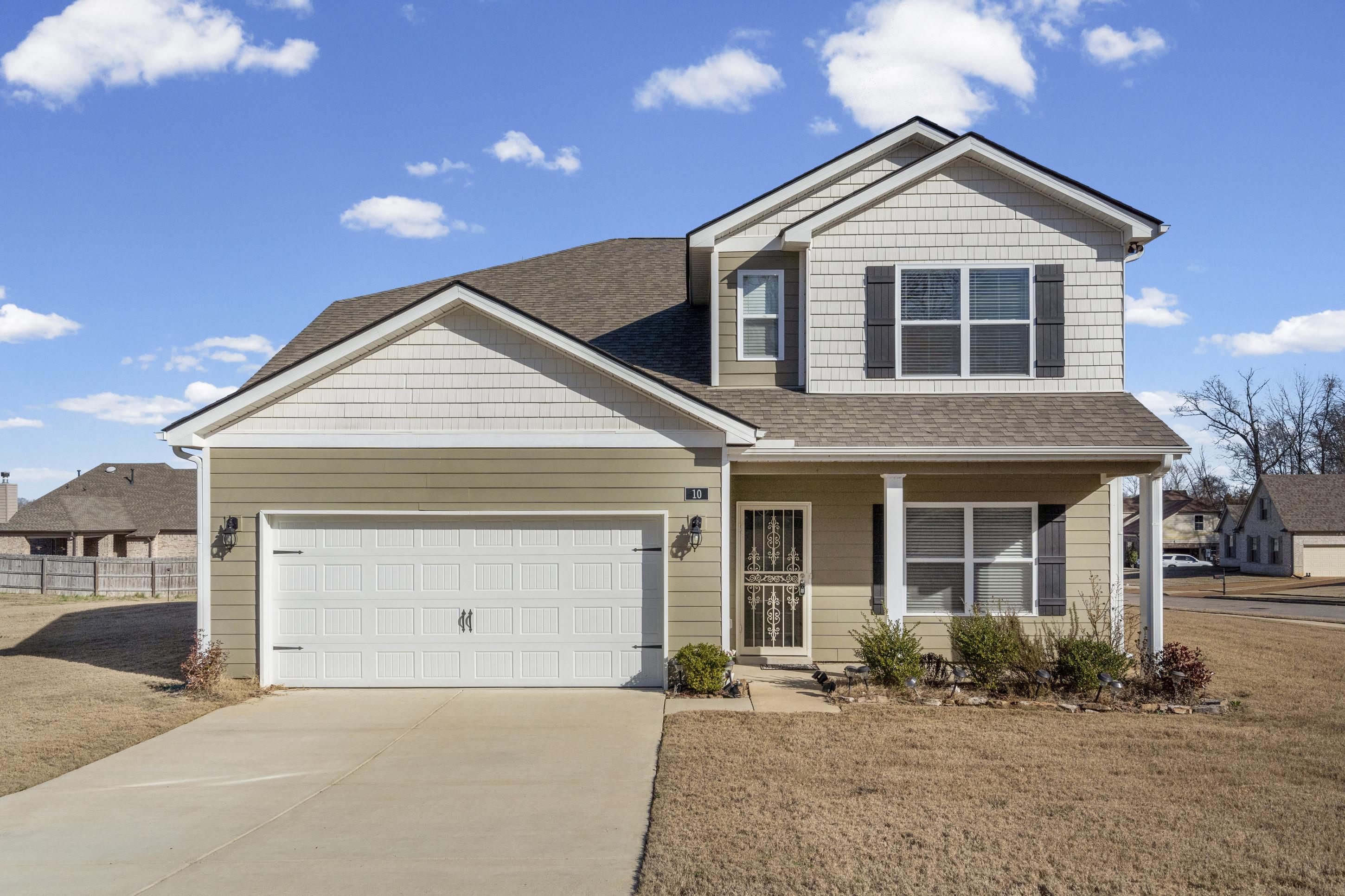 10 BLACKTHORN CV Property Photo 1