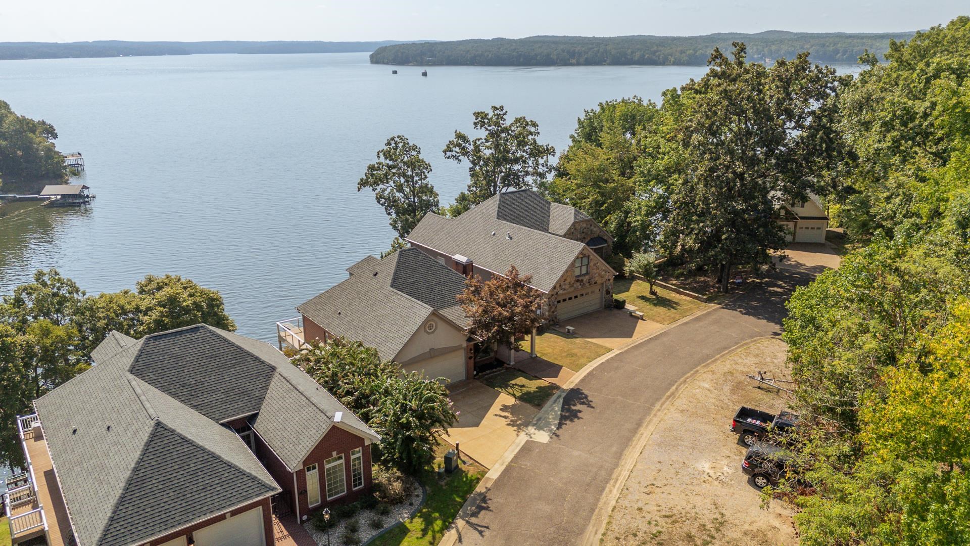 525 SAILBOAT PT Property Photo 1