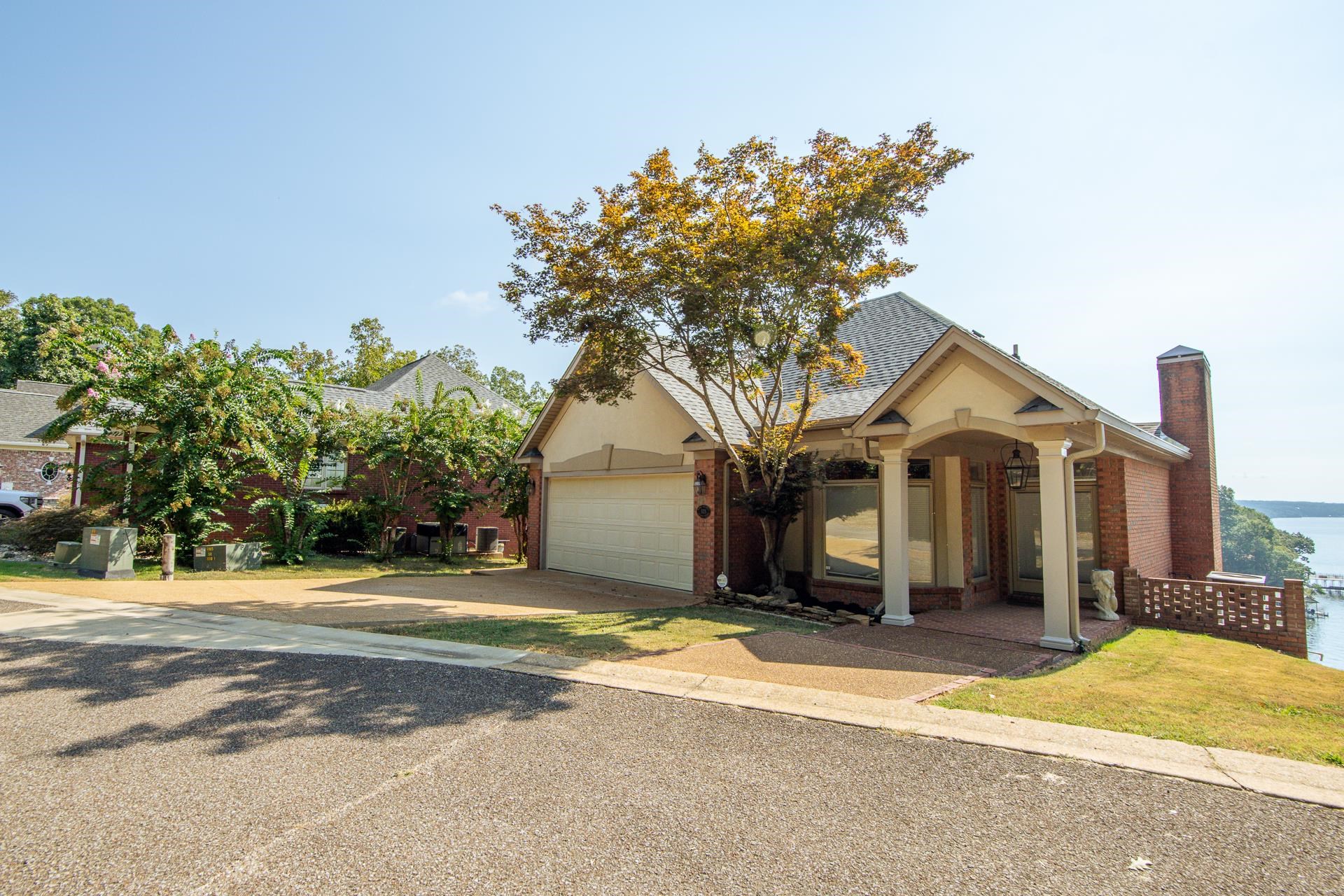 525 Sailboat Pt Property Photo 6