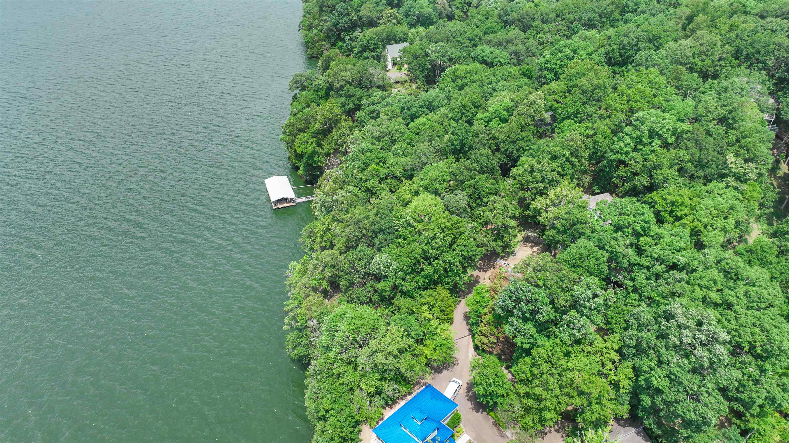 2 Point Grand Dr Property Photo 16