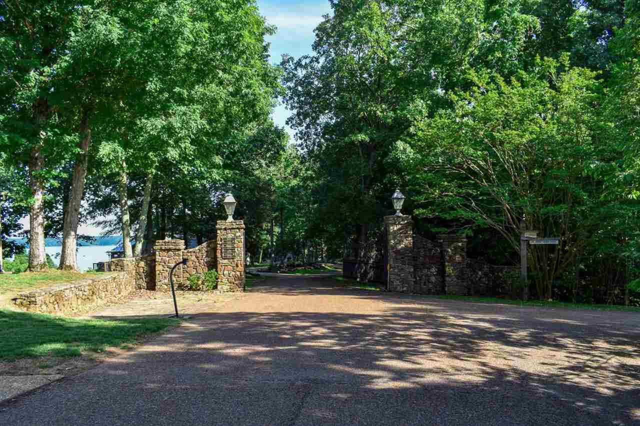 2 Point Grand Dr Property Photo 23