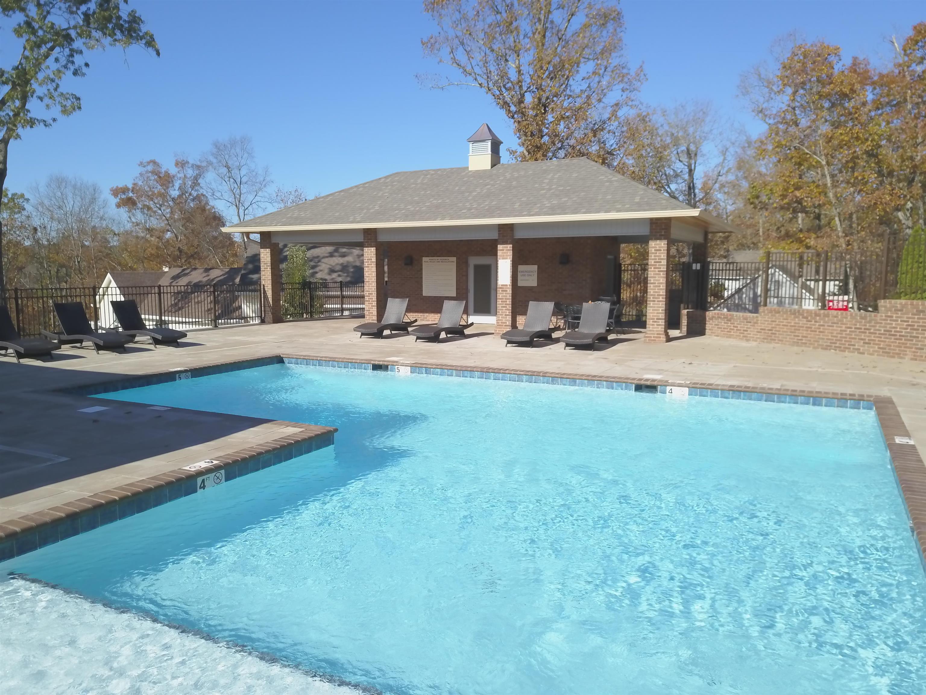 2 Point Grand Dr Property Photo 26