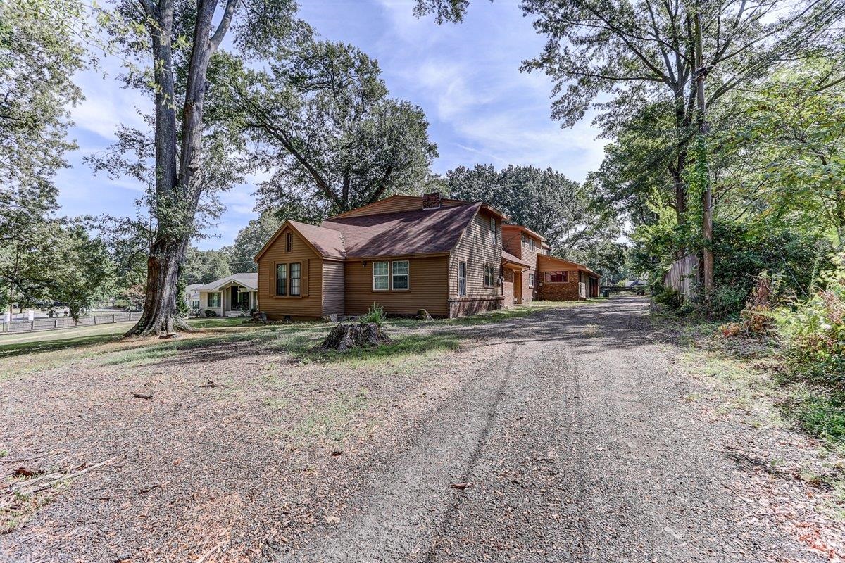 3700 Lakeview Rd Property Photo 1