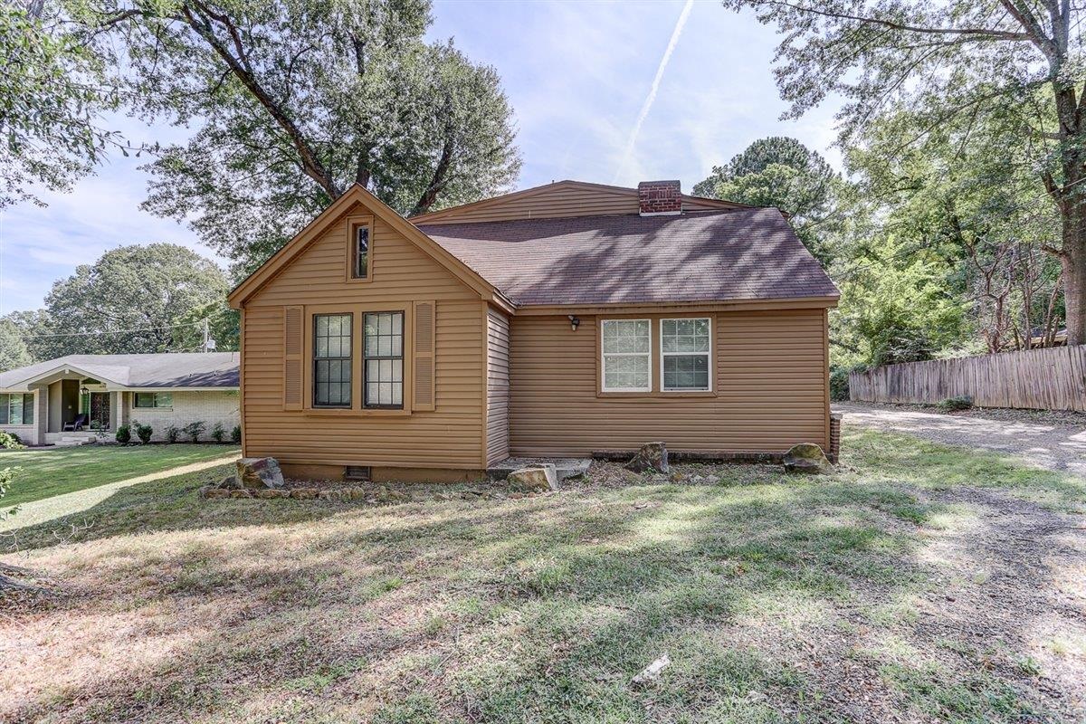 3700 Lakeview Rd Property Photo 2