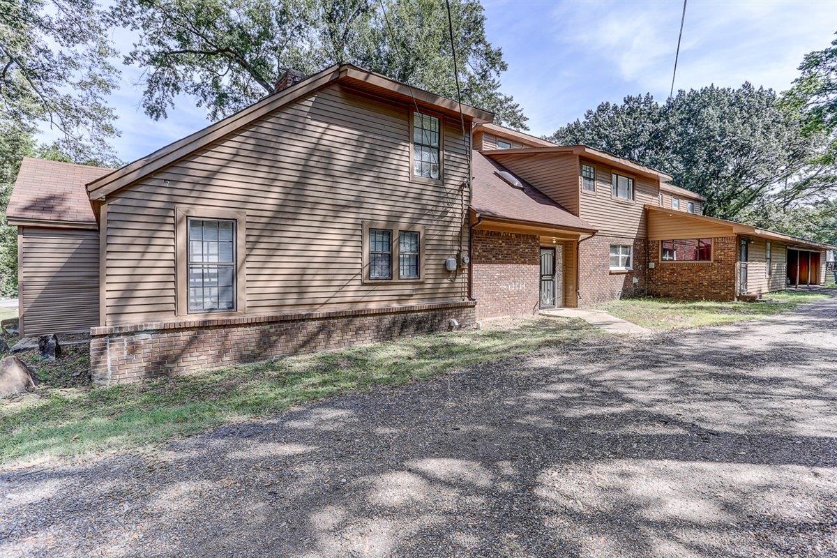 3700 Lakeview Rd Property Photo 3