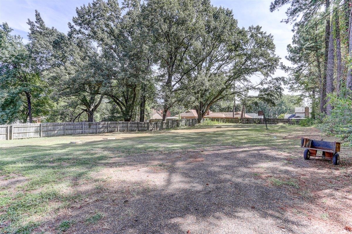 3700 Lakeview Rd Property Photo 6