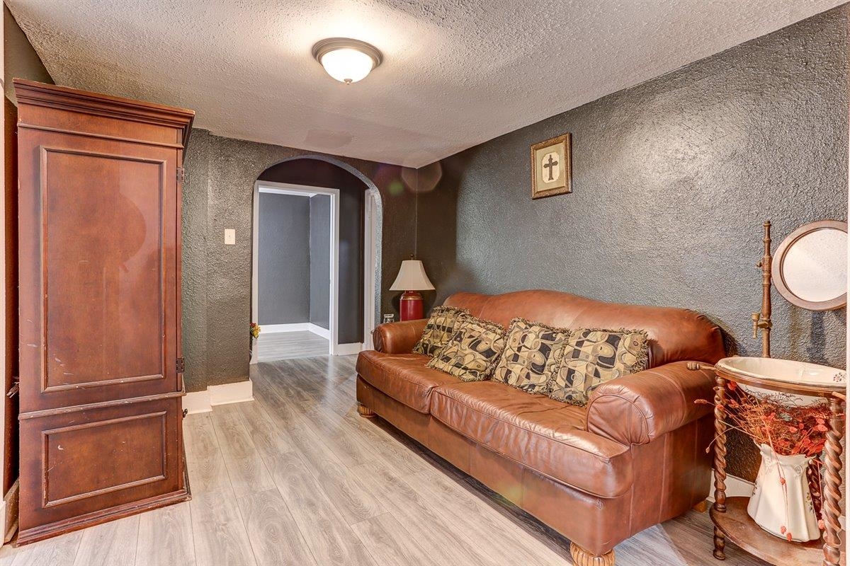 3700 Lakeview Rd Property Photo 25