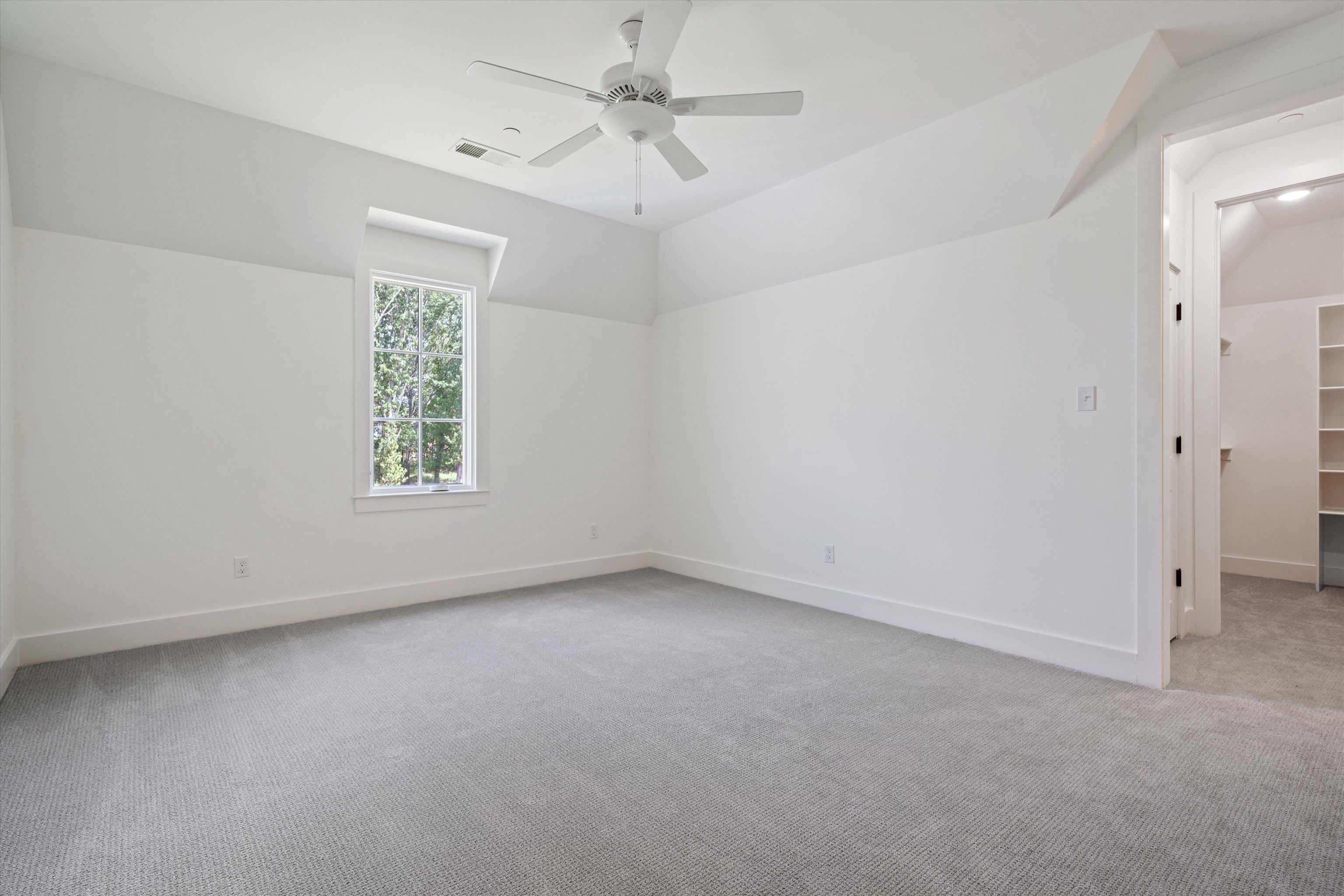 9143 Cheatham Ln W Property Photo 24