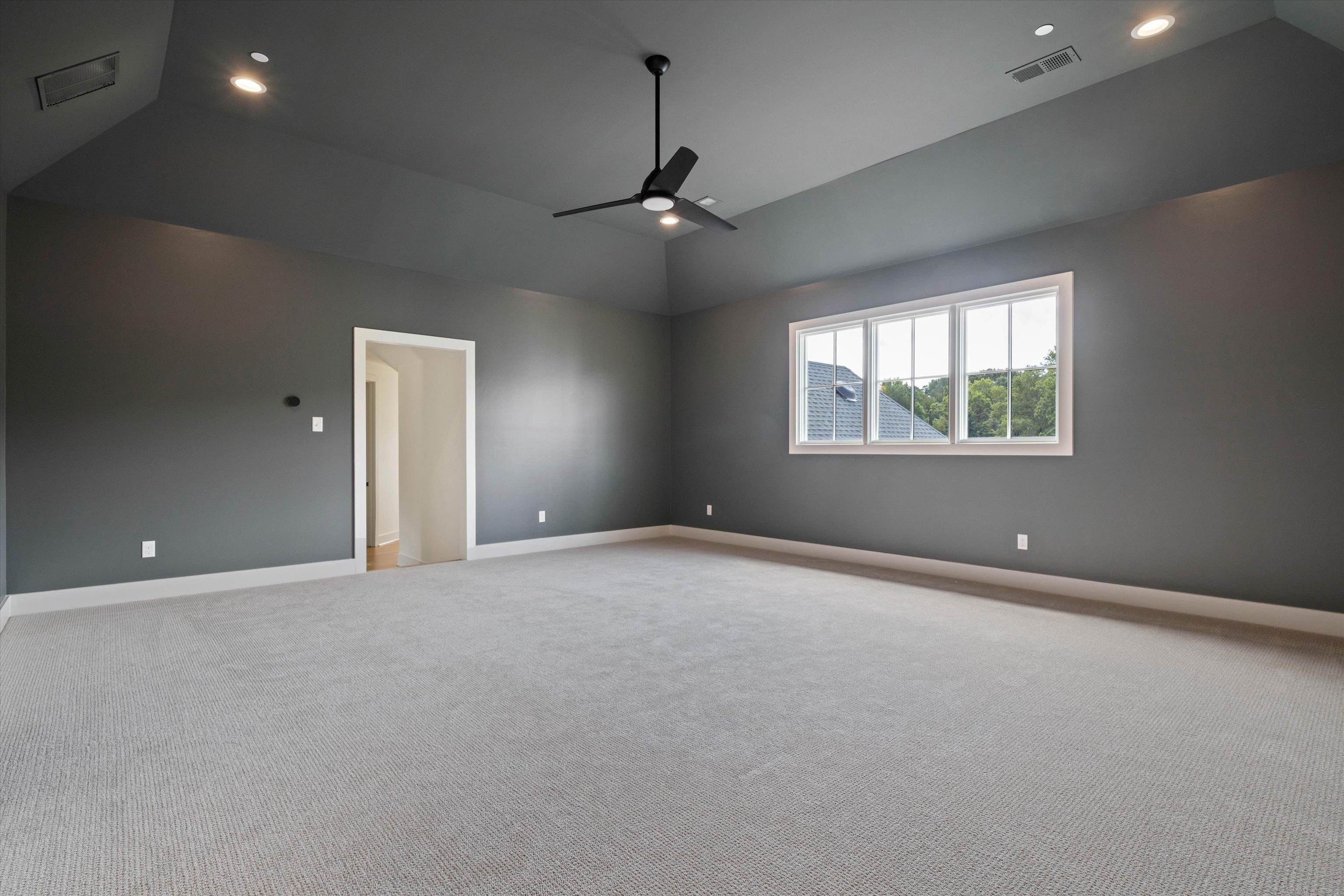 9143 Cheatham Ln W Property Photo 26