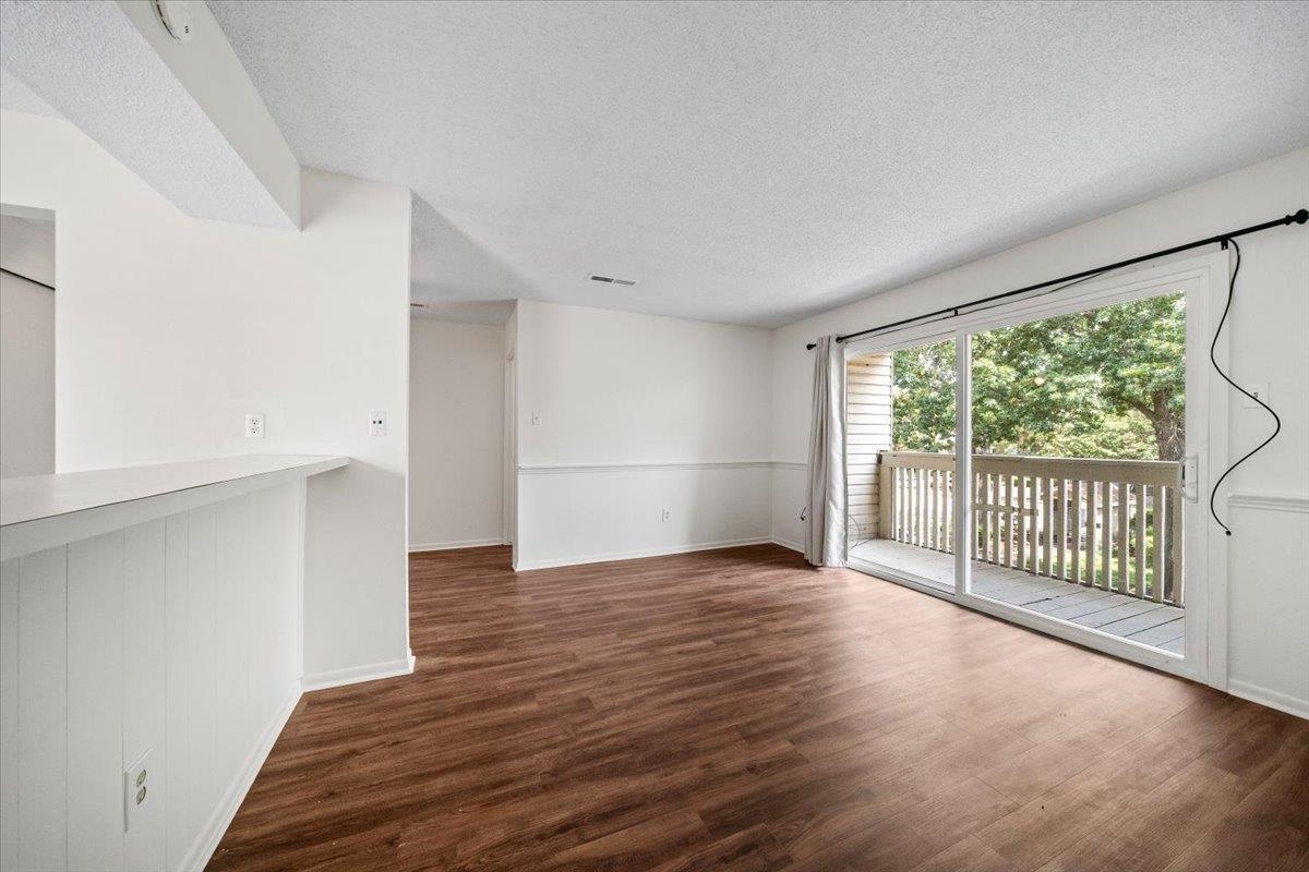 6784 Quail Hollow Ct 2 Property Photo 5