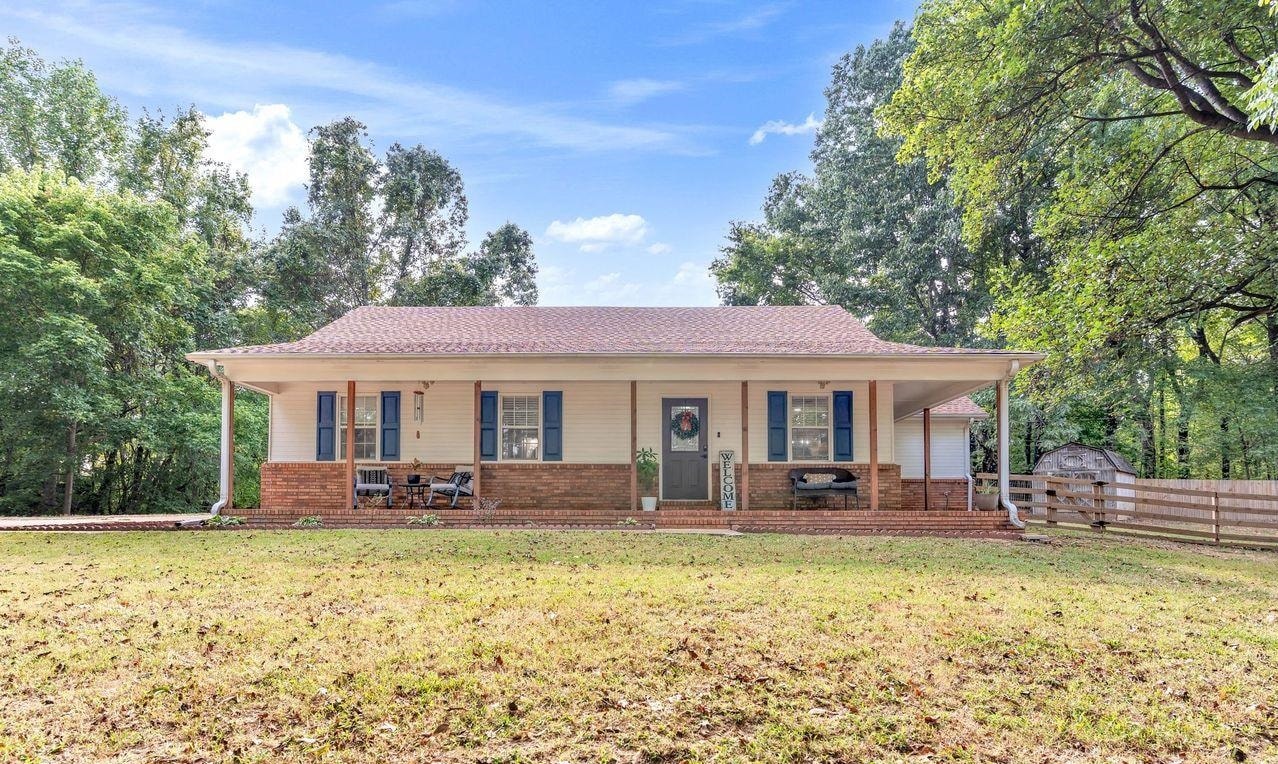 61 Chelsia Ln Property Photo 1