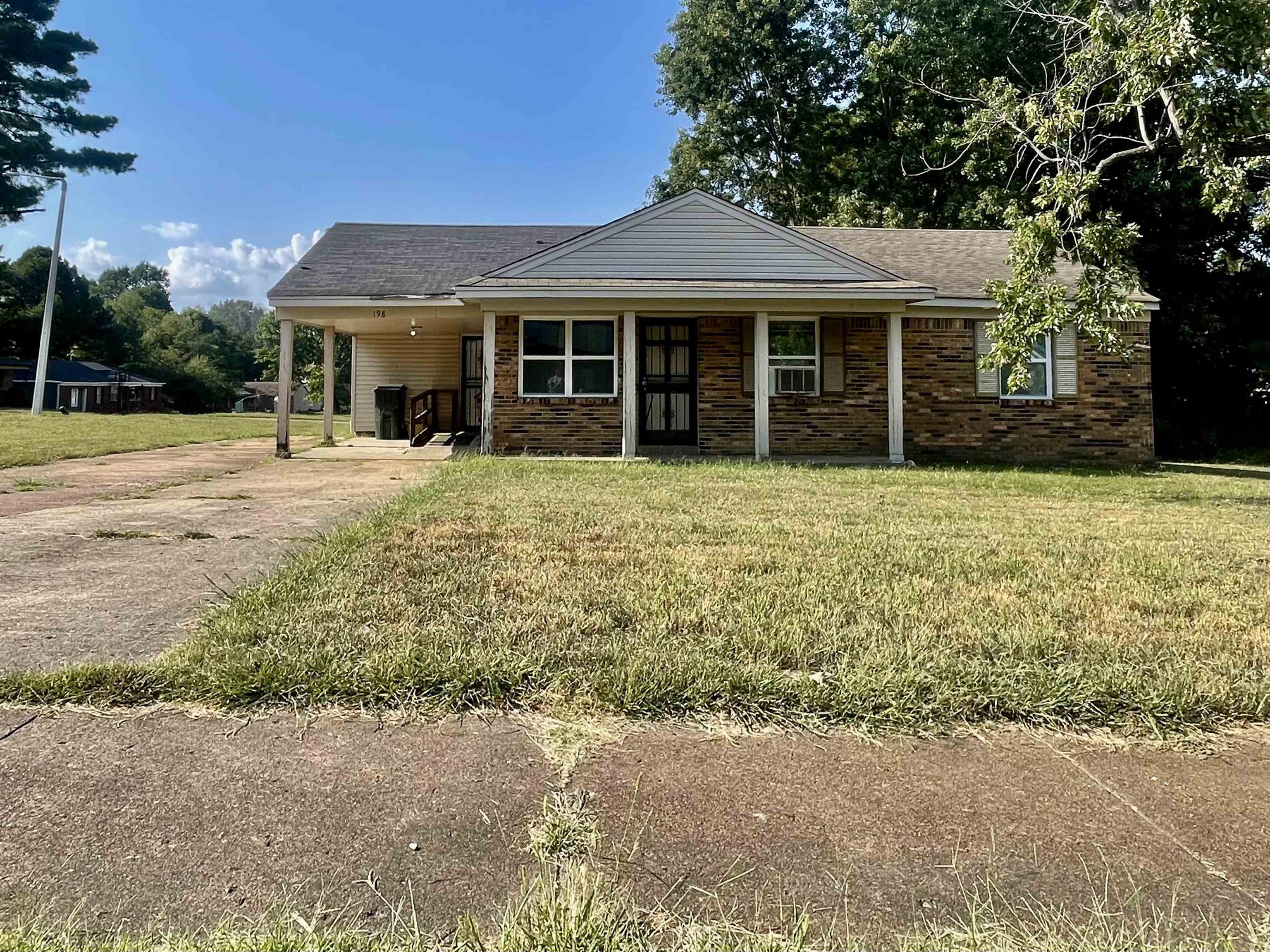 198 Loraine Rd Property Photo 1