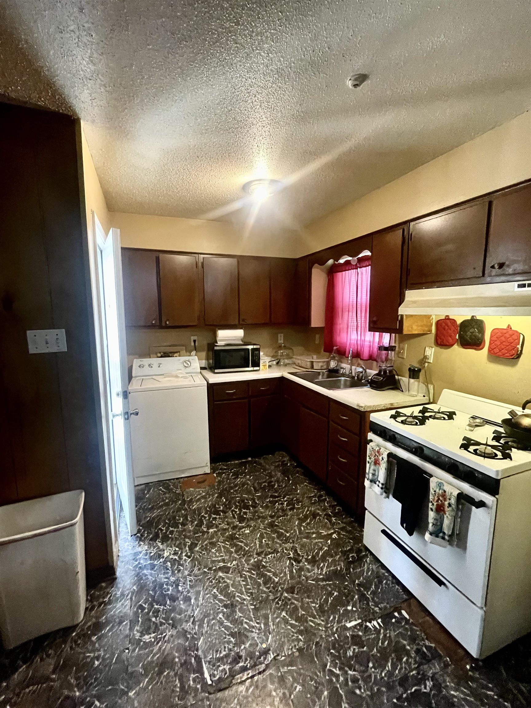 198 Loraine Rd Property Photo 2