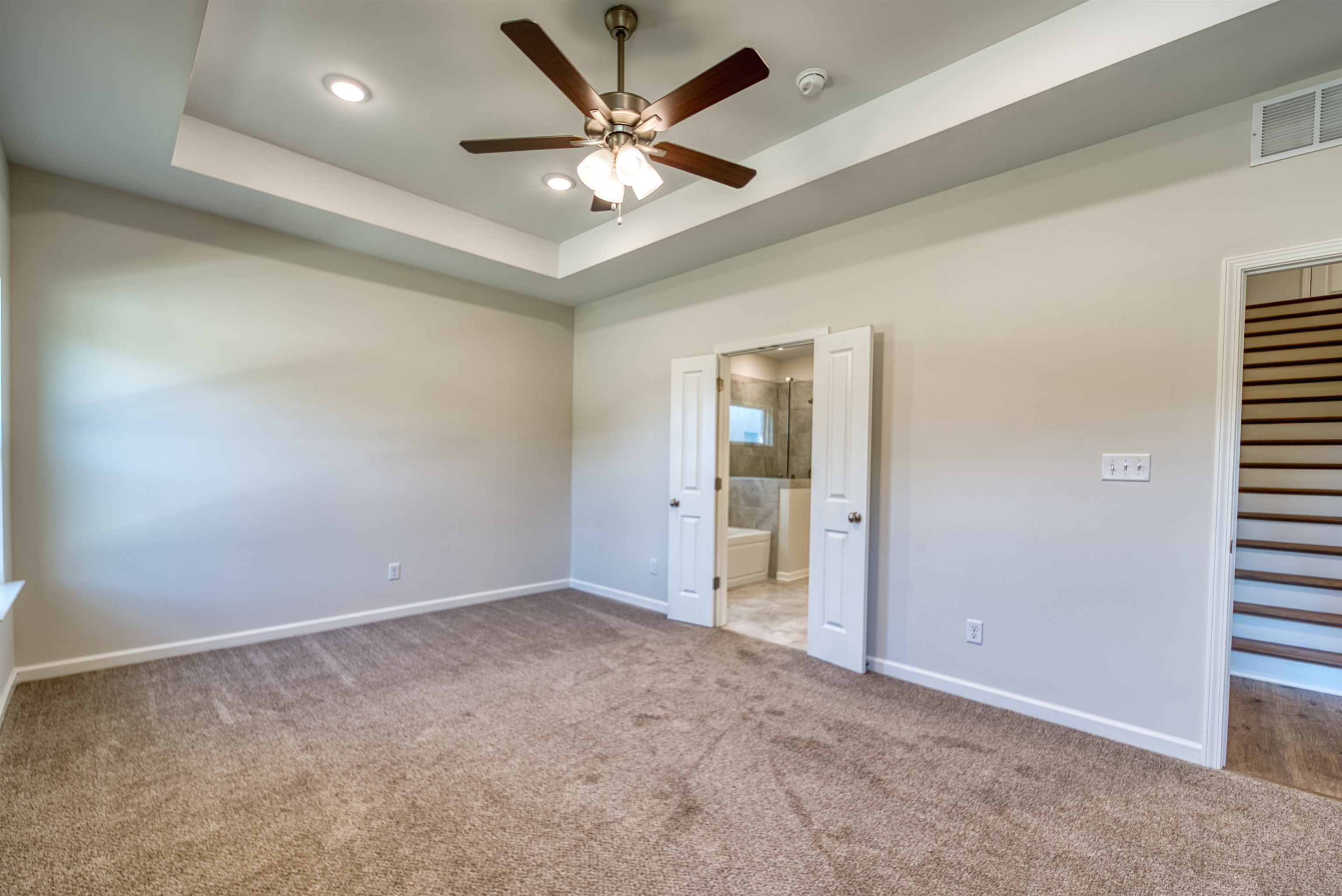 60 Drysdale Cv Property Photo 5