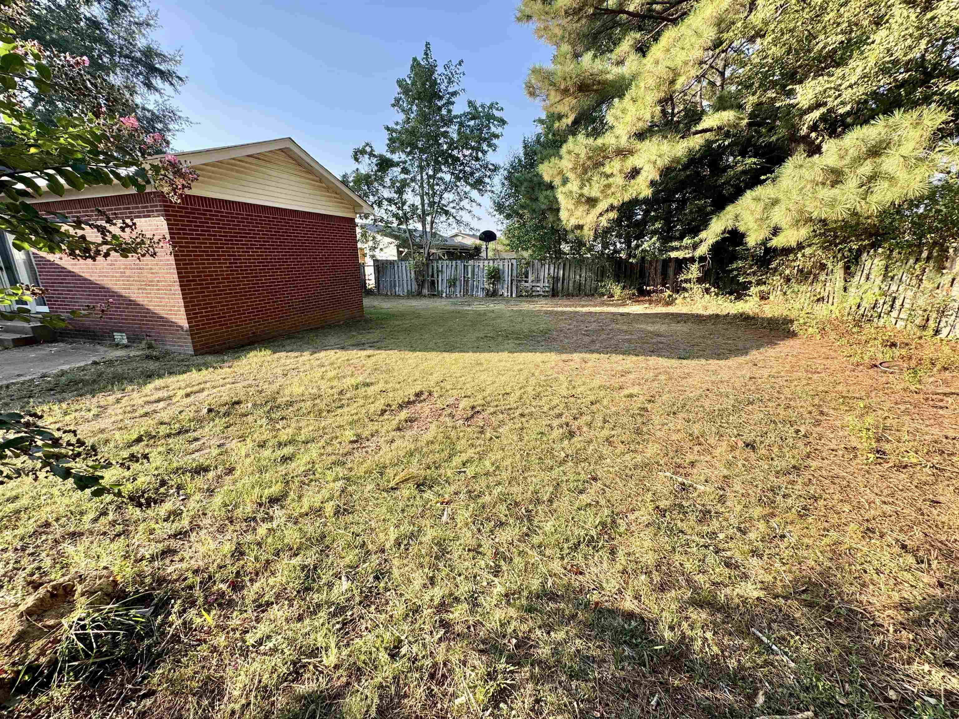652 Cheshier St Property Photo 18