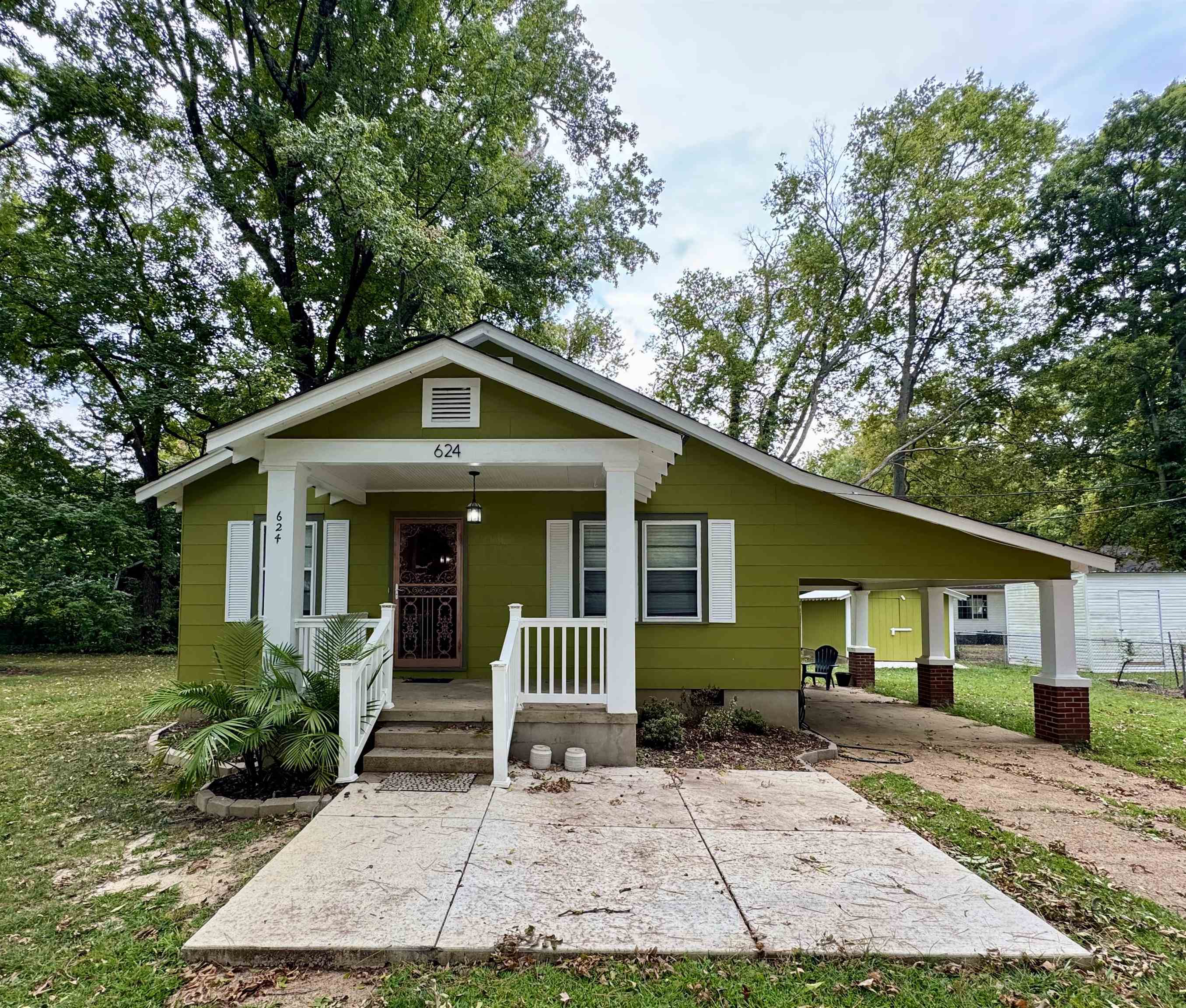 624 FYFE ST Property Photo 1