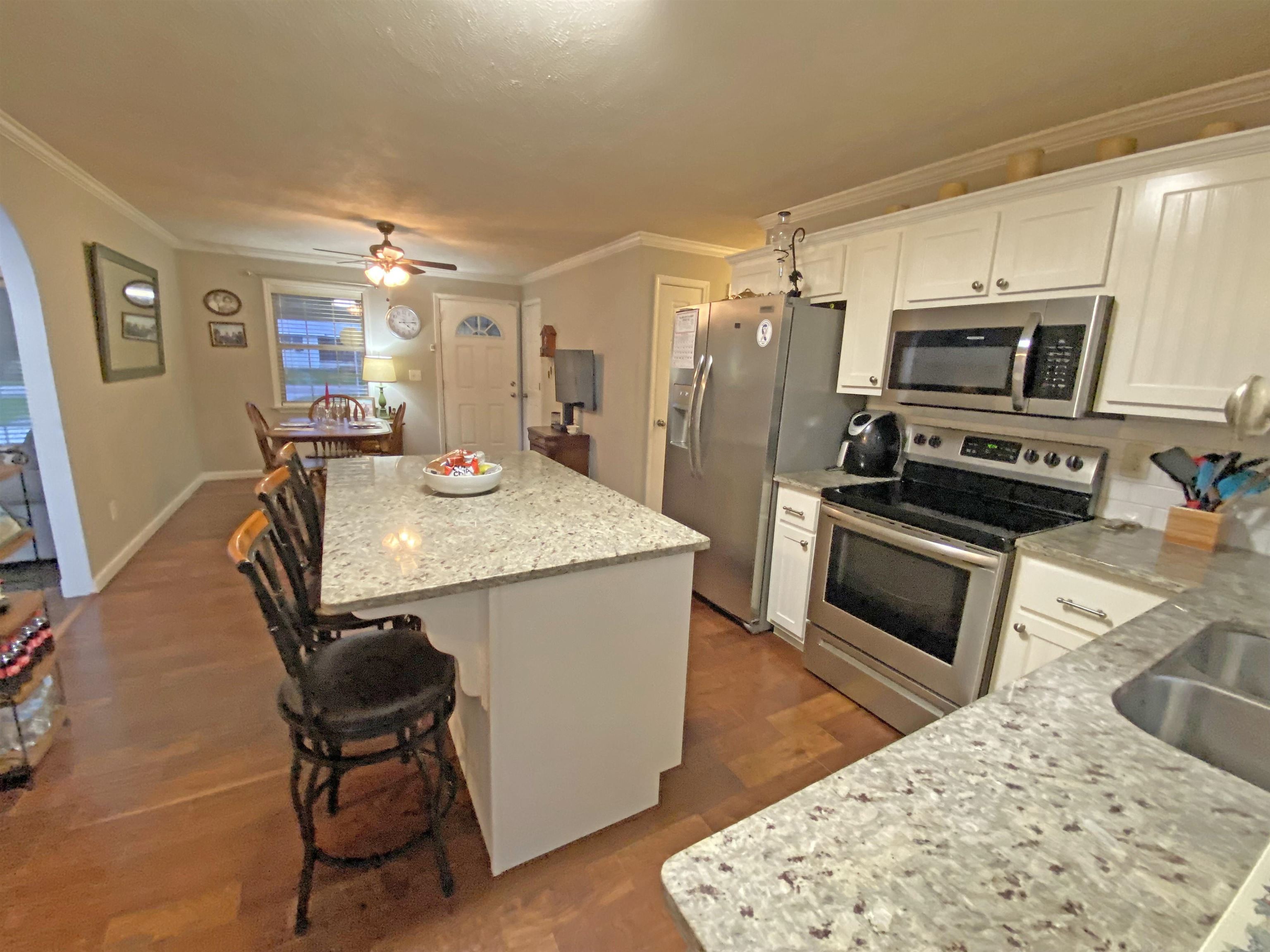160 Clement Dr Property Photo 3