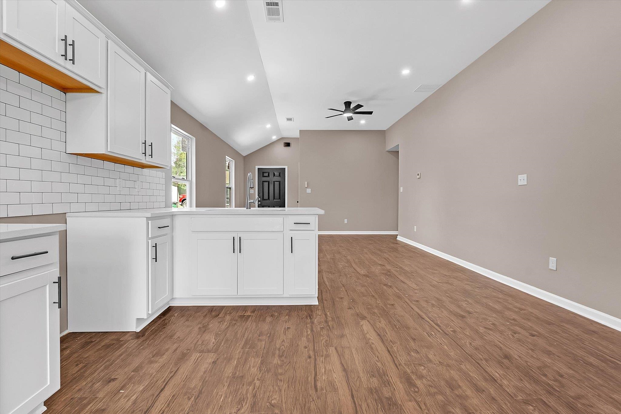 5715 Maple Tree Dr Property Photo 6