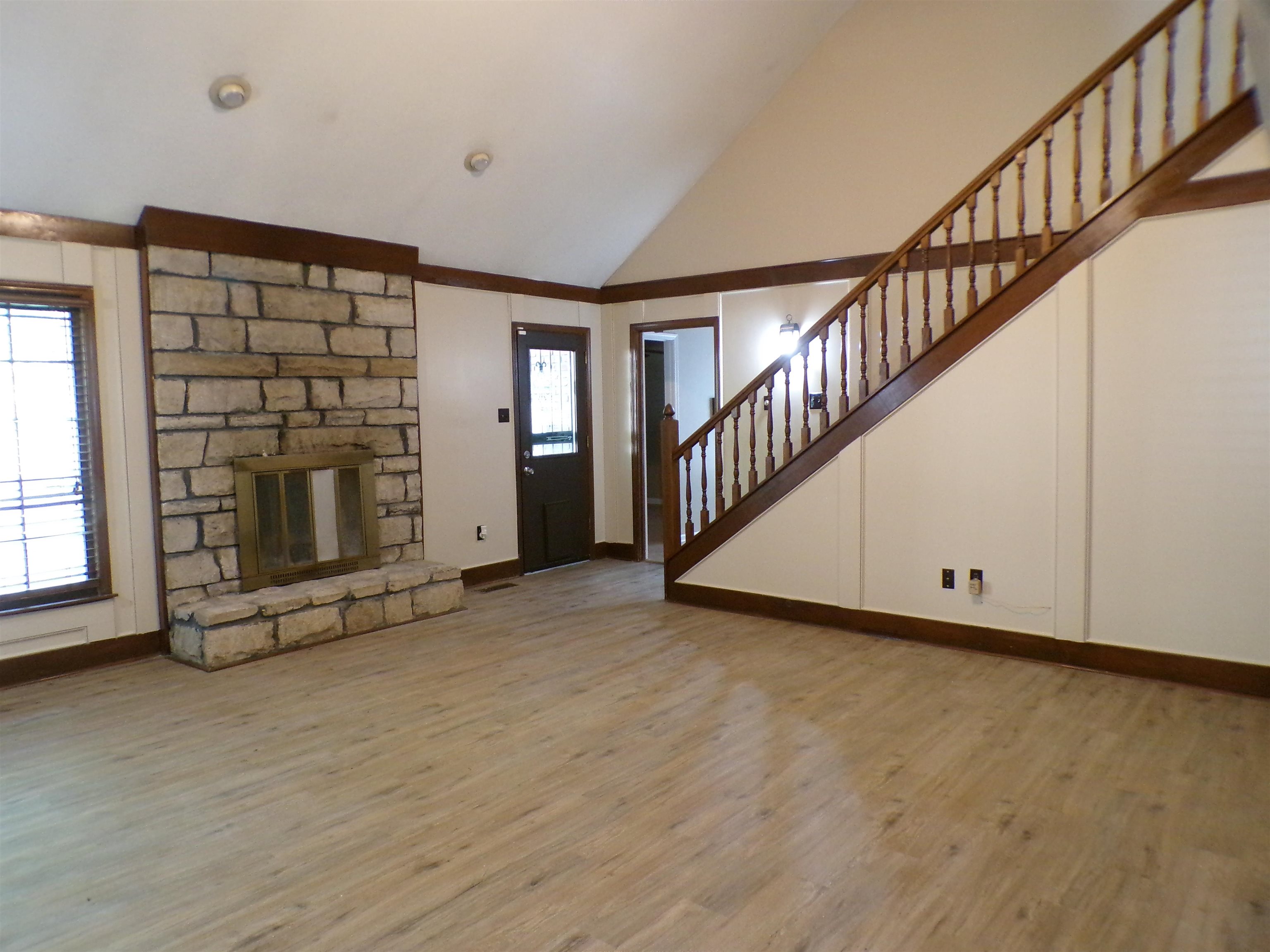 8325 Farmington Blvd Property Photo 15