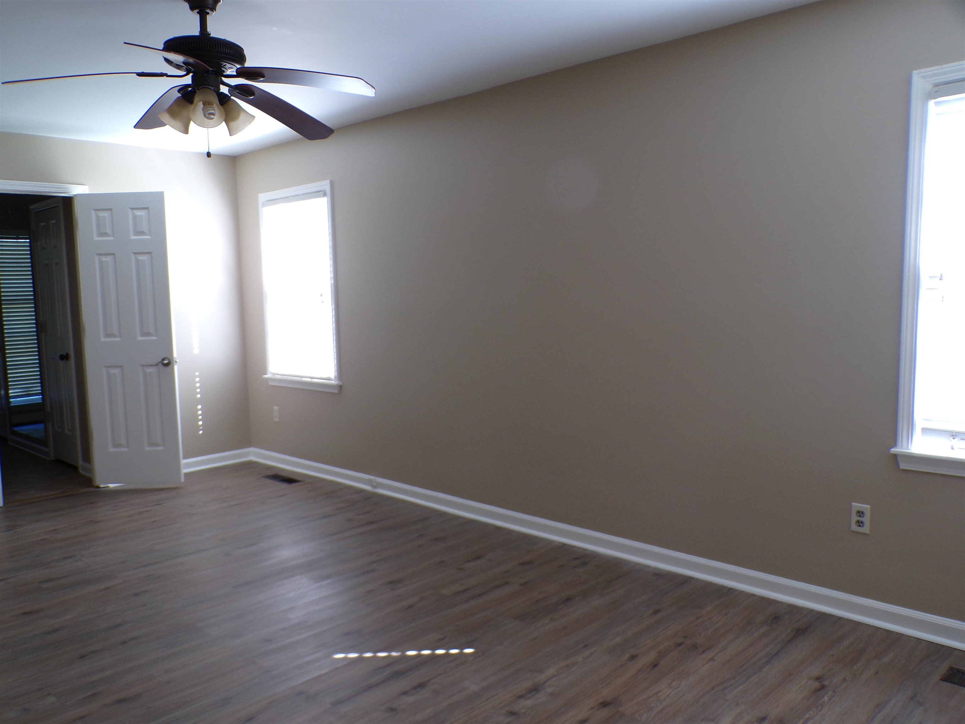 8325 Farmington Blvd Property Photo 17