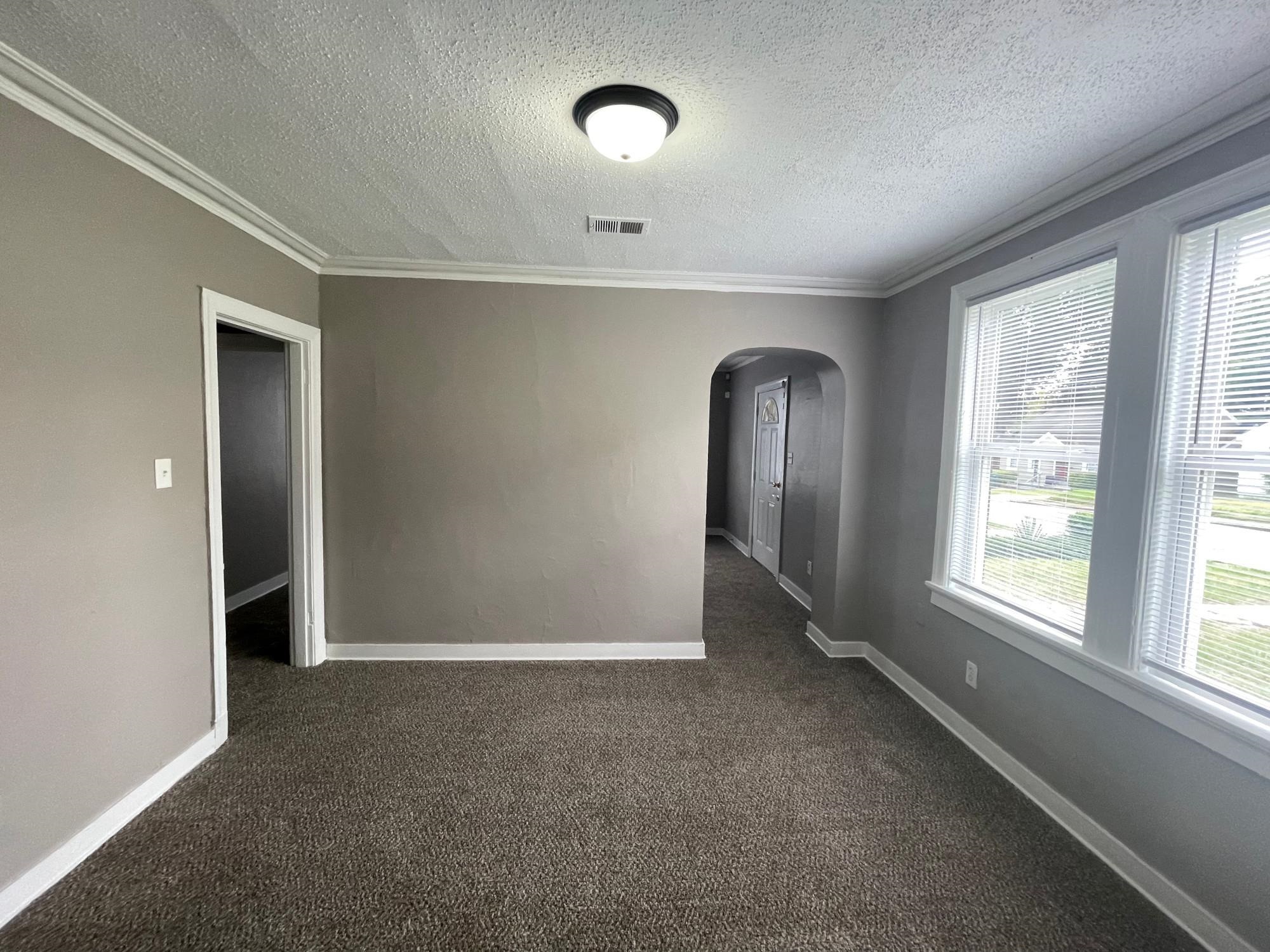958 Birch St Property Photo 6
