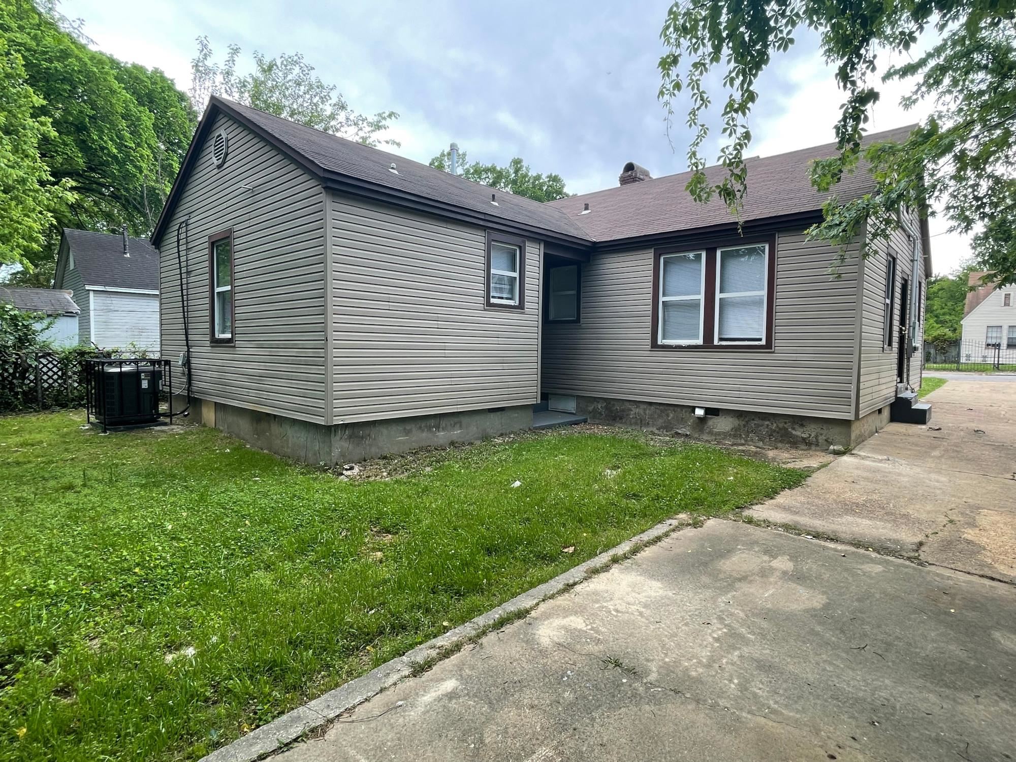 958 Birch St Property Photo 14