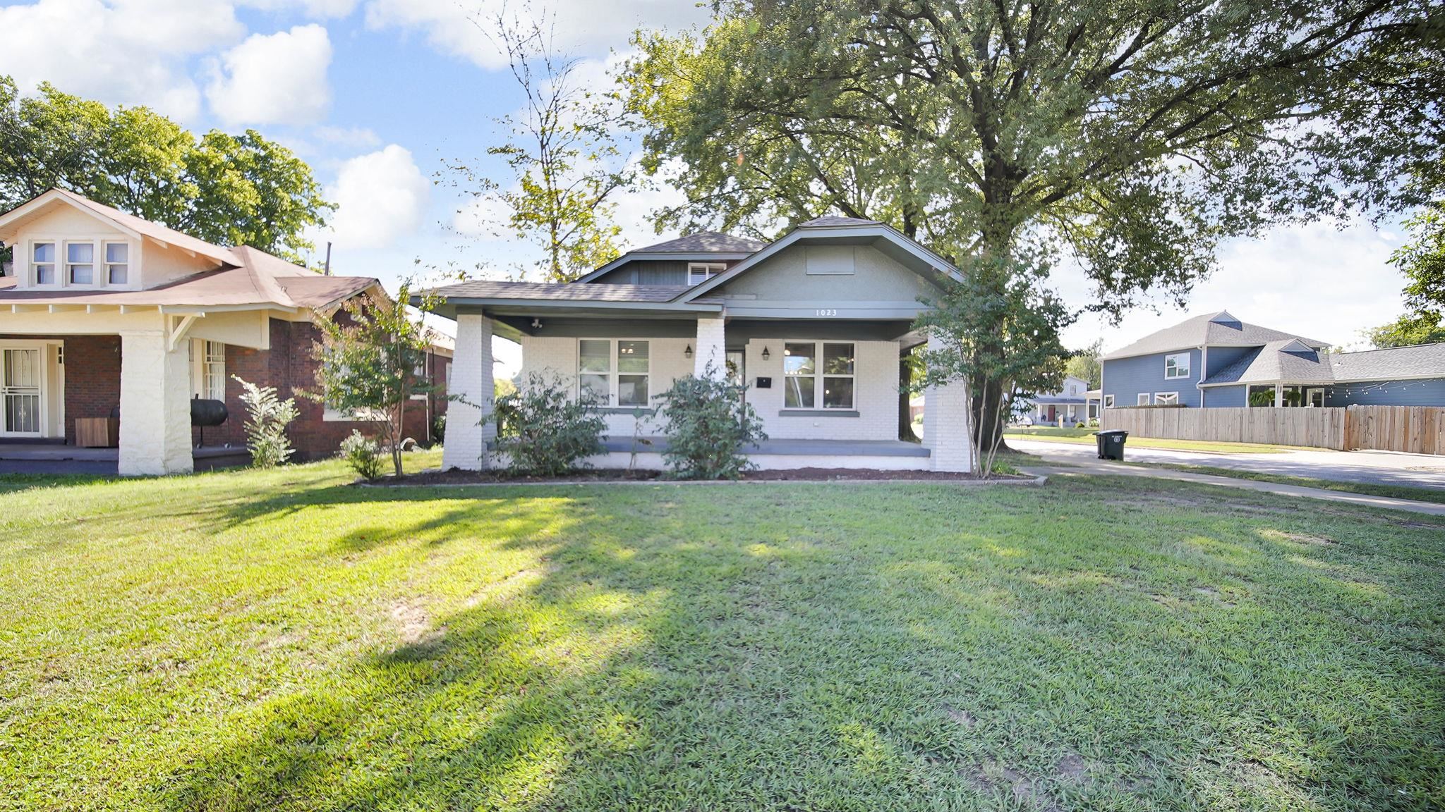 1023 FORREST AVE Property Photo 1