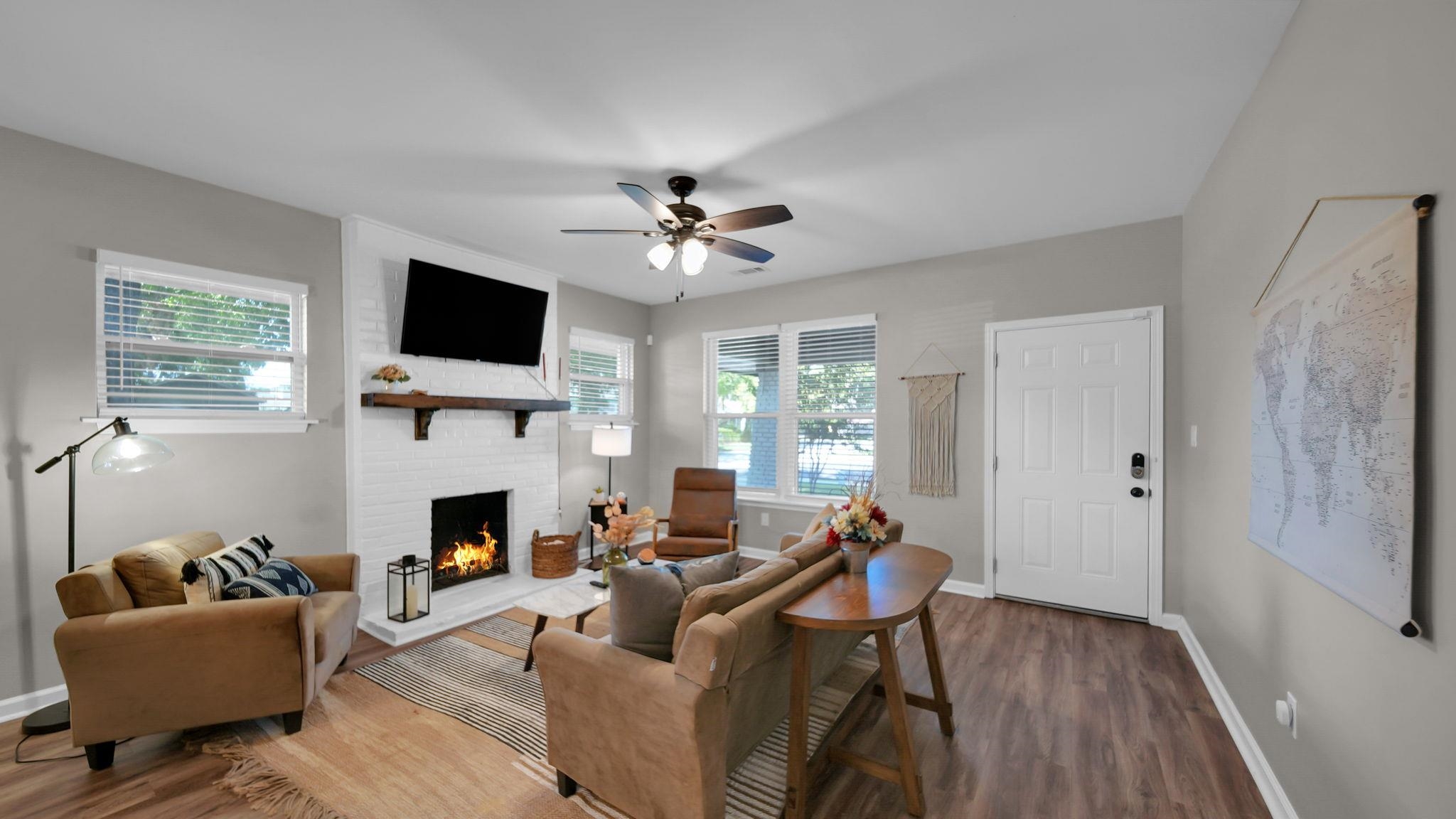 1023 Forrest Ave Property Photo 5